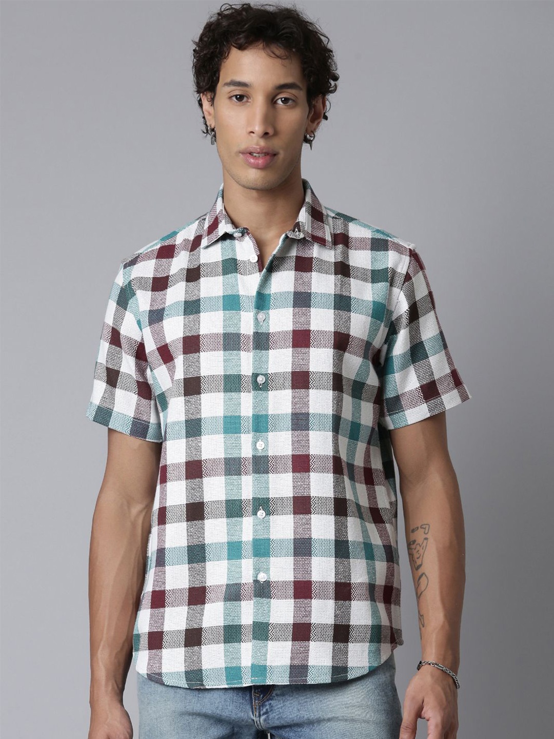 ROLLER FASHIONS Men Spread Collar Gingham Checked Cotton Slim Fit Casual Shirt, White
ROLLER FASHIONS Men Spread Collar Gingham Checked Cotton Slim Fit Casual Shirt, White