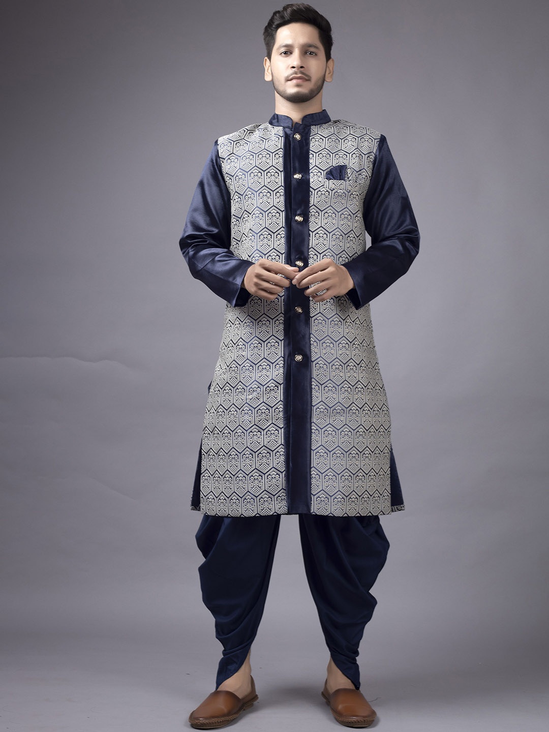 Xepon Men Ethnic Motifs Embroidered Regular Thread Work Kurta with Dhoti Pants, Navy blue
Xepon Men Ethnic Motifs Embroidered Regular Thread Work Kurta with Dhoti Pants, Navy blue