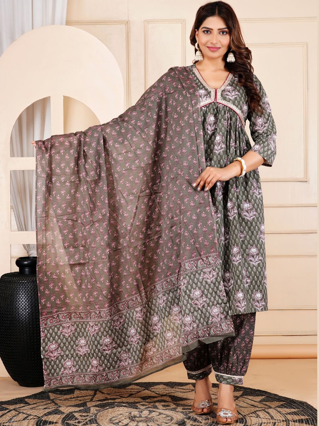 Jaipurite Women Printed Pleated Gotta Patti Pure Cotton Kurta with Salwar & With Dupatta, Grey
Jaipurite Women Printed Pleated Gotta Patti Pure Cotton Kurta with Salwar & With Dupatta, Grey