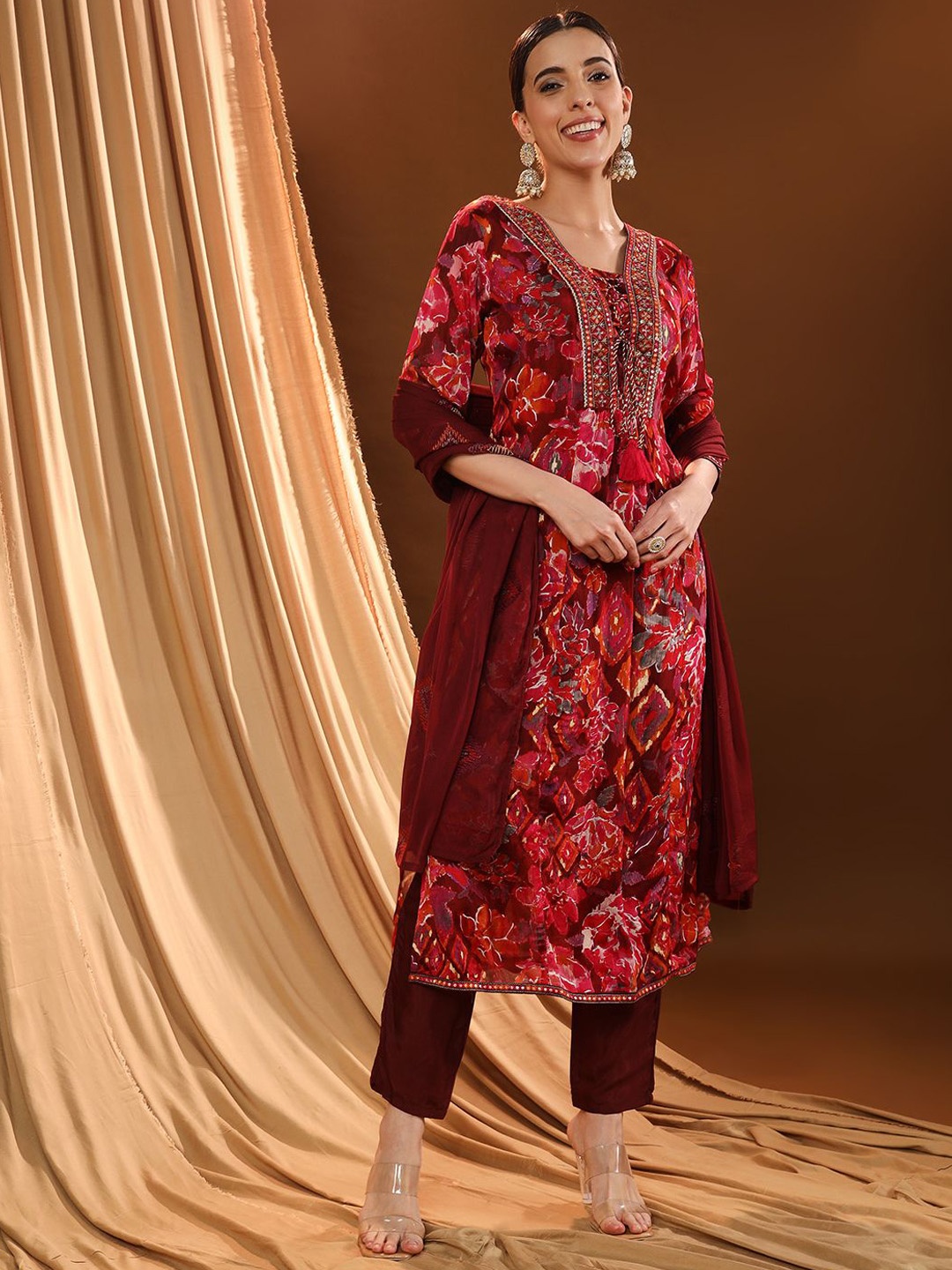VESH Women Floral Printed Empire Sequinned Pure Cotton Kurta with Trousers & Dupatta, Magenta
VESH Women Floral Printed Empire Sequinned Pure Cotton Kurta with Trousers & Dupatta, Magenta