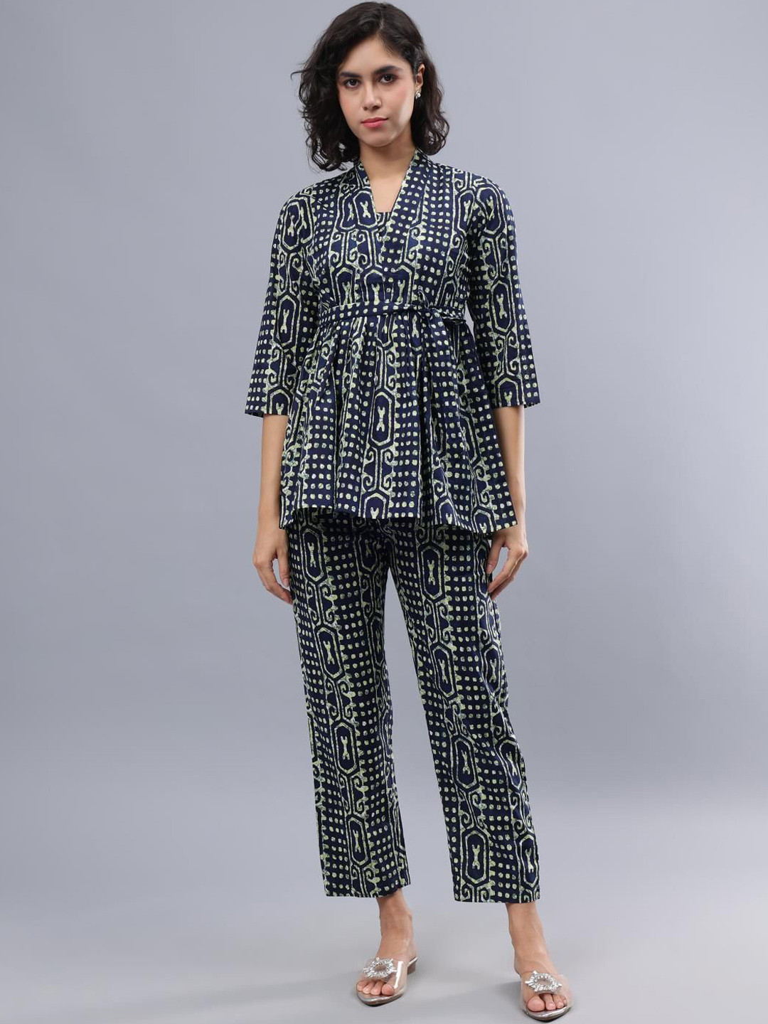 CORDSET Printed V-Neck Three-Quarter Sleeves Pure Cotton Tunic With Trouser, Navy blue
CORDSET Printed V-Neck Three-Quarter Sleeves Pure Cotton Tunic With Trouser, Navy blue