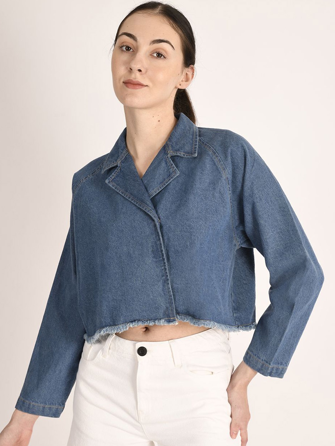 The Roadster Lifestyle Co. Women Solid Lapel Collar Pure Cotton Crop Denim Jacket, Blue
The Roadster Lifestyle Co. Women Solid Lapel Collar Pure Cotton Crop Denim Jacket, Blue