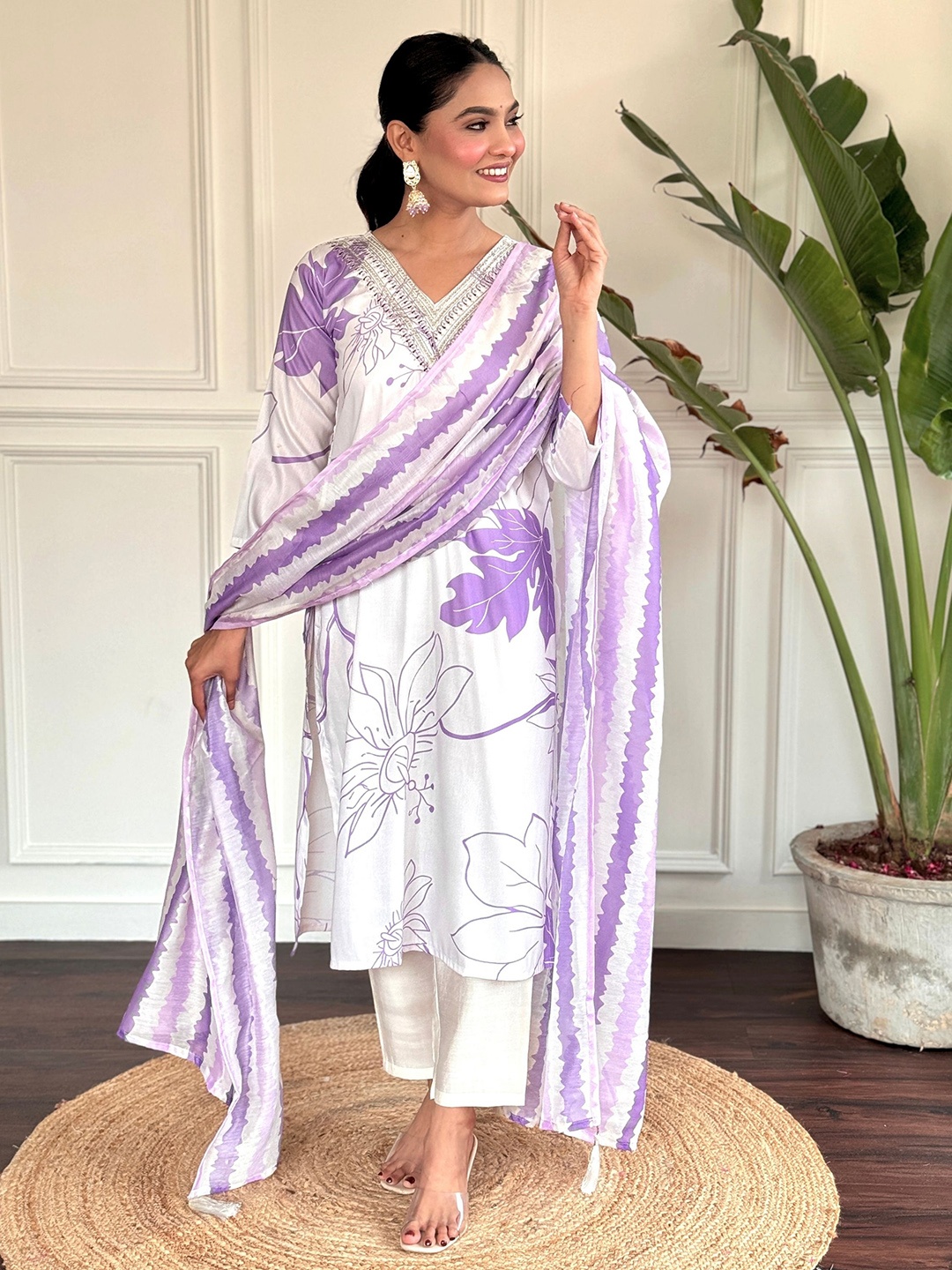 NIZA FASHION Women Floral Printed Regular Thread Work Kurta with Trousers & With Dupatta, White
NIZA FASHION Women Floral Printed Regular Thread Work Kurta with Trousers & With Dupatta, White