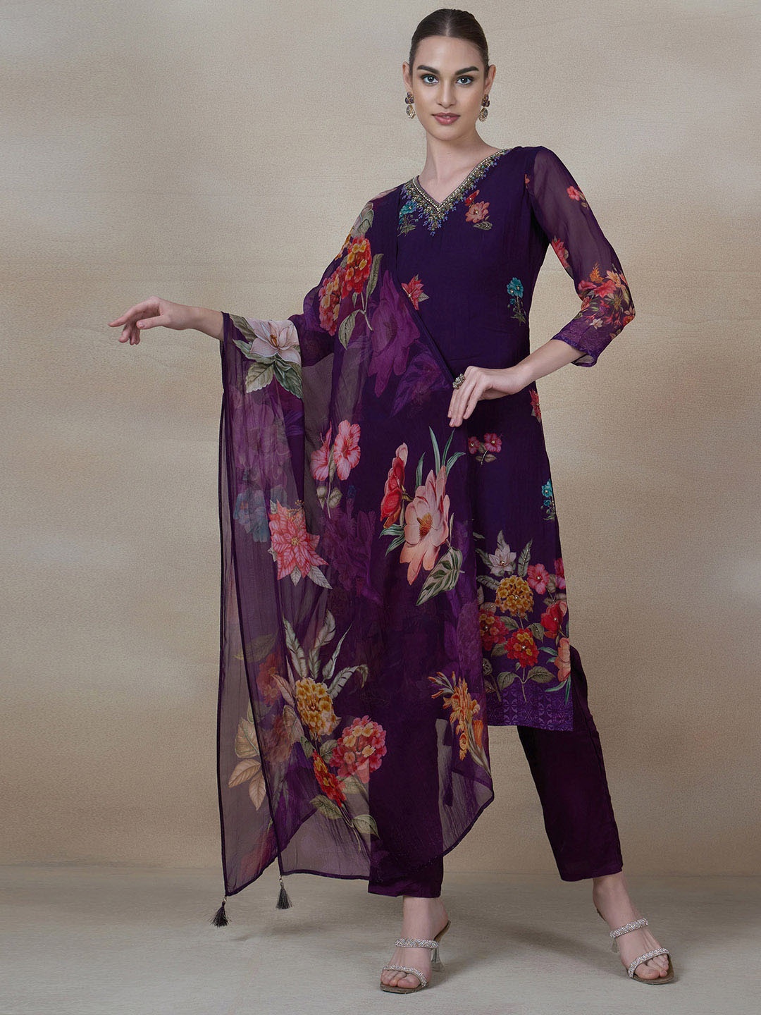 Rang by Indya Women Floral Printed Regular Kurta with Trousers & With Dupatta, Purple
Rang by Indya Women Floral Printed Regular Kurta with Trousers & With Dupatta, Purple