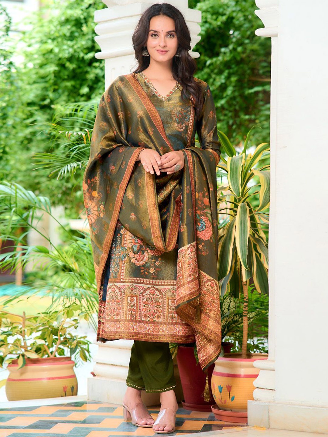 KALINI Floral Printed Regular Thread Work Pure Silk Kurta & Trousers With Dupatta, Green
KALINI Floral Printed Regular Thread Work Pure Silk Kurta & Trousers With Dupatta, Green