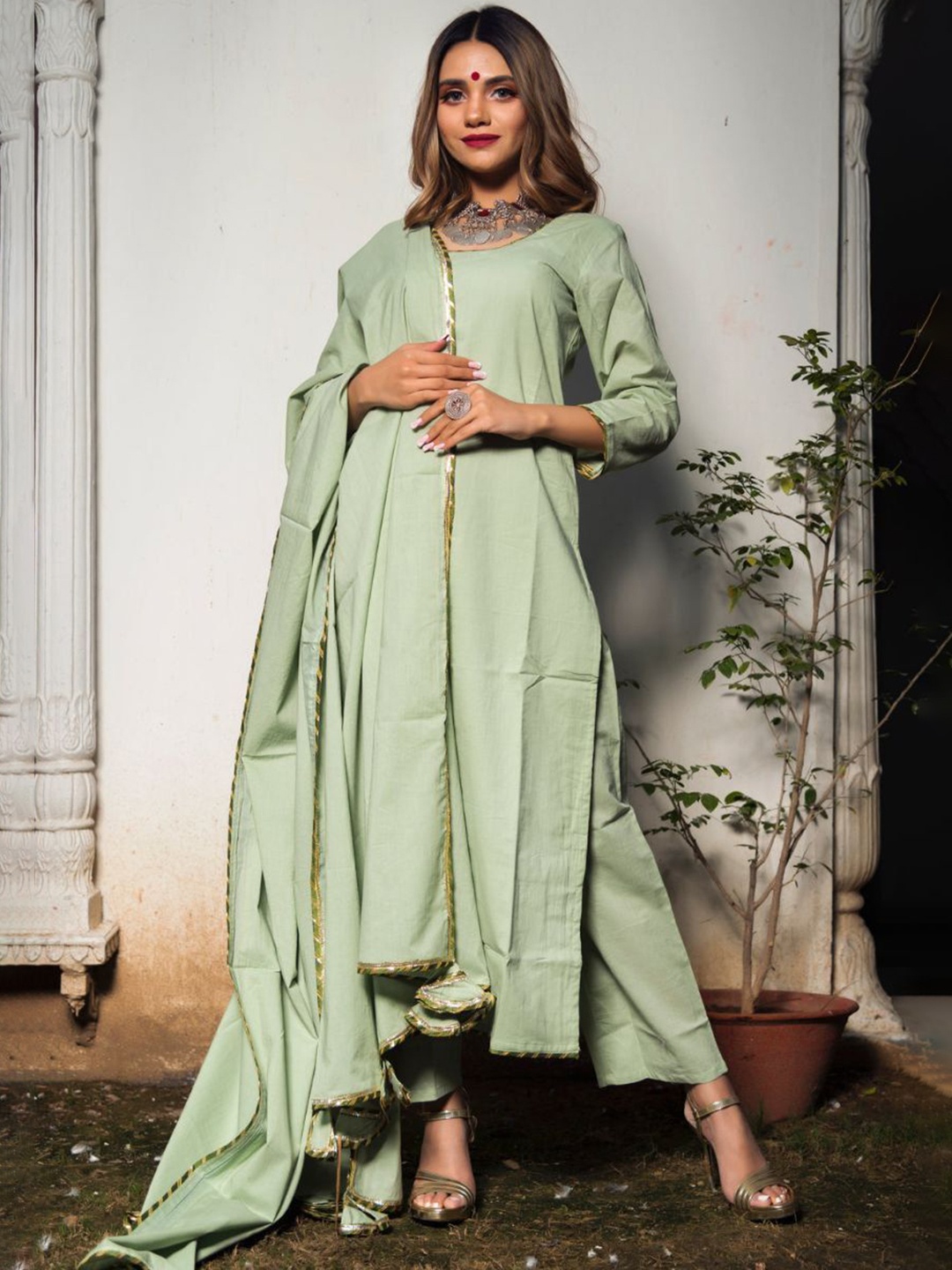 Modestouze Attires Regular Chanderi Cotton Straight Kurta with Trousers & Dupatta, Olive
Modestouze Attires Regular Chanderi Cotton Straight Kurta with Trousers & Dupatta, Olive