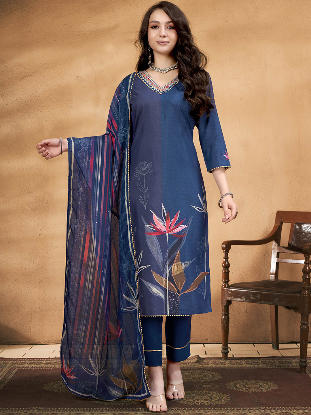 Anouk Women Floral Printed Regular Thread Work Kurta with Trousers & With Dupatta, Navy blue
Anouk Women Floral Printed Regular Thread Work Kurta with Trousers & With Dupatta, Navy blue