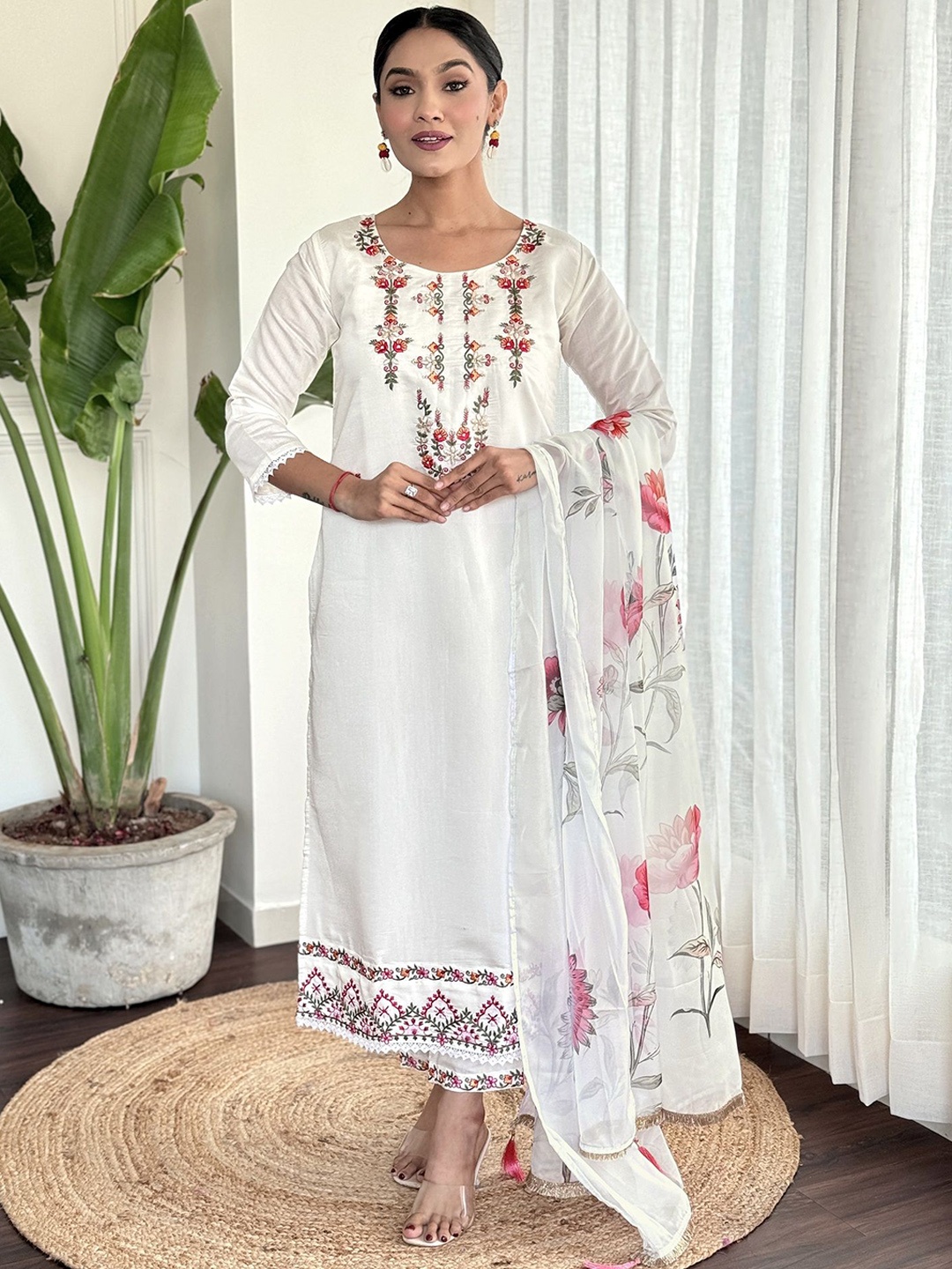 KALINI Floral Embroidered Regular Chanderi Silk Straight Kurta & Trousers With Dupatta, White
KALINI Floral Embroidered Regular Chanderi Silk Straight Kurta & Trousers With Dupatta, White