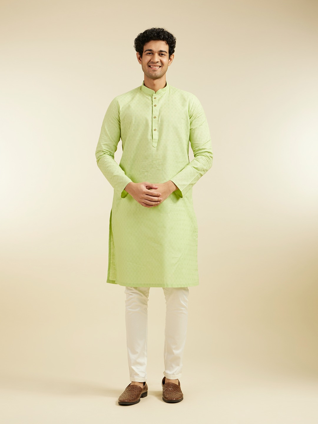 Diwas by Manyavar Men Woven Design Mandarin Collar Pure Cotton Straight Kurta, Green
Diwas by Manyavar Men Woven Design Mandarin Collar Pure Cotton Straight Kurta, Green