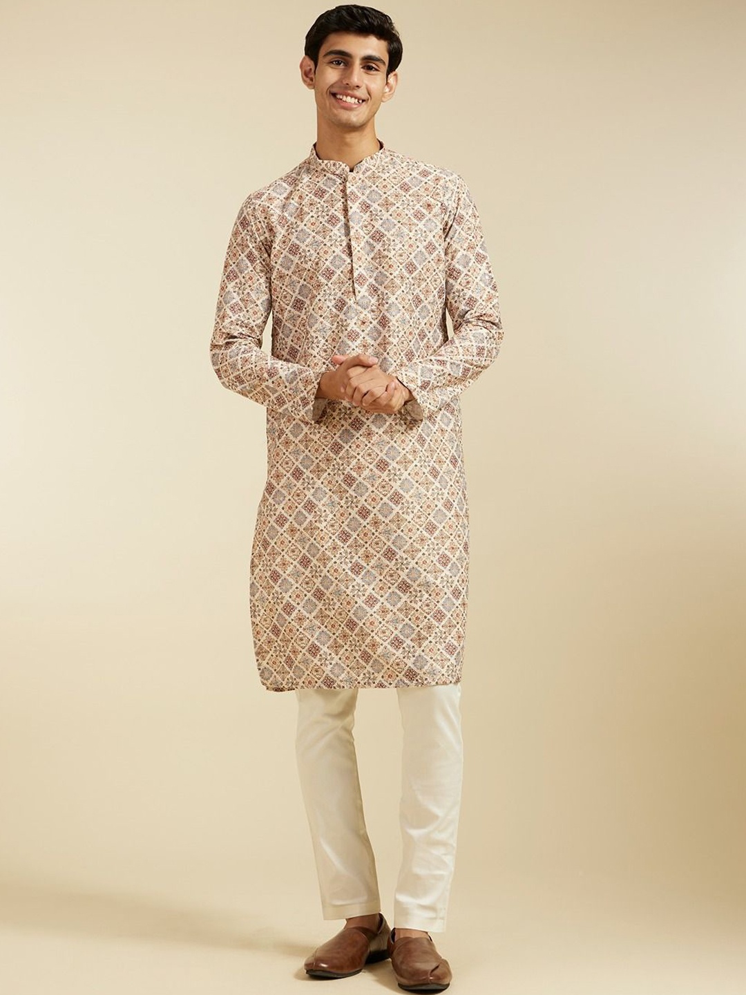Diwas by Manyavar Ethnic Motifs Printed Chikankari Mandarin Collar Straight Kurta, Brown
Diwas by Manyavar Ethnic Motifs Printed Chikankari Mandarin Collar Straight Kurta, Brown
