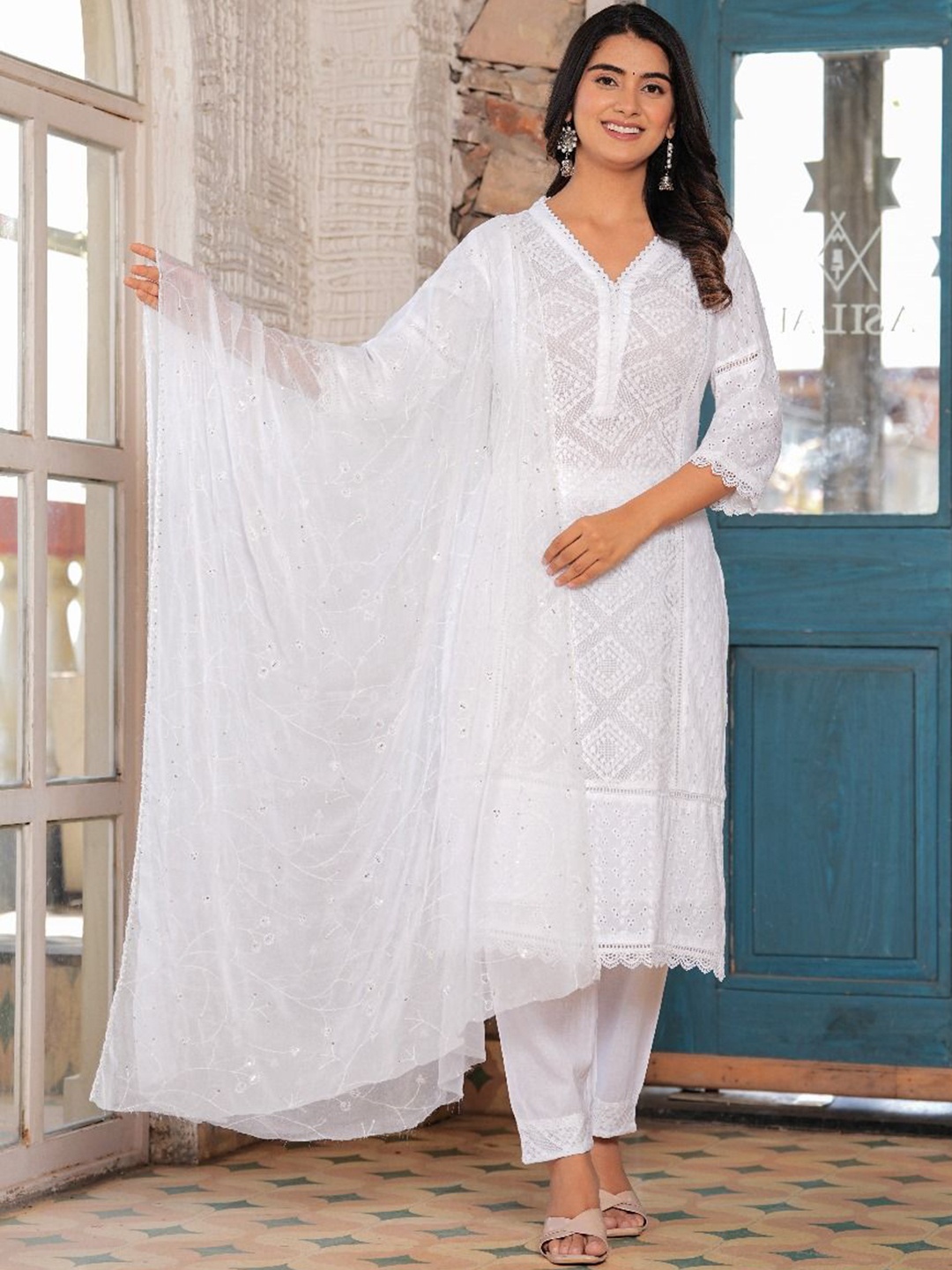 Hatheli Geometric Self Design Regular Pure Cotton Kurta With Trouser With Dupatta, White
Hatheli Geometric Self Design Regular Pure Cotton Kurta With Trouser With Dupatta, White