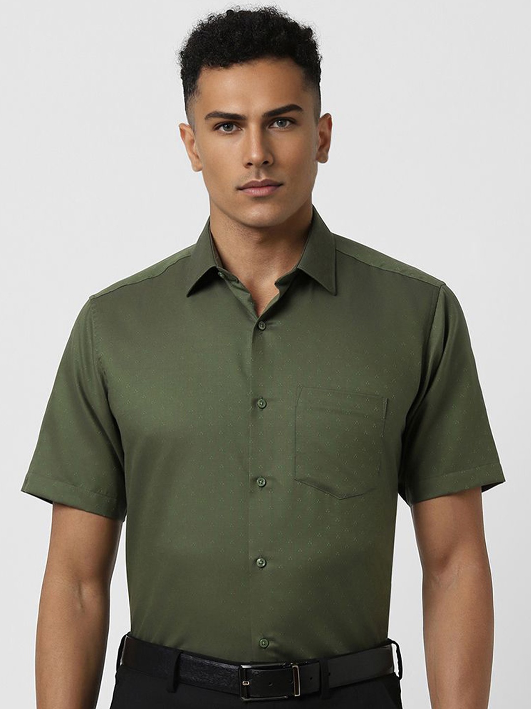 Van Heusen Men Spread Collar Micro Ditsy Printed Cotton Slim Fit Formal Shirt, Olive
Van Heusen Men Spread Collar Micro Ditsy Printed Cotton Slim Fit Formal Shirt, Olive