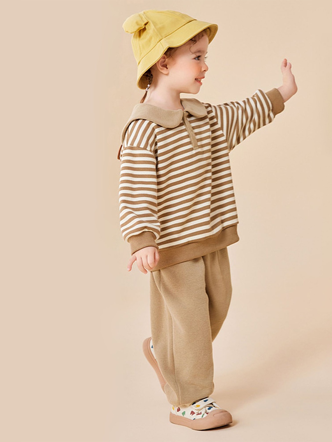 LULU & SKY Girls Striped Peter Pan Collar Long Sleeves Sweatshirt With Trouser, Brown
LULU & SKY Girls Striped Peter Pan Collar Long Sleeves Sweatshirt With Trouser, Brown