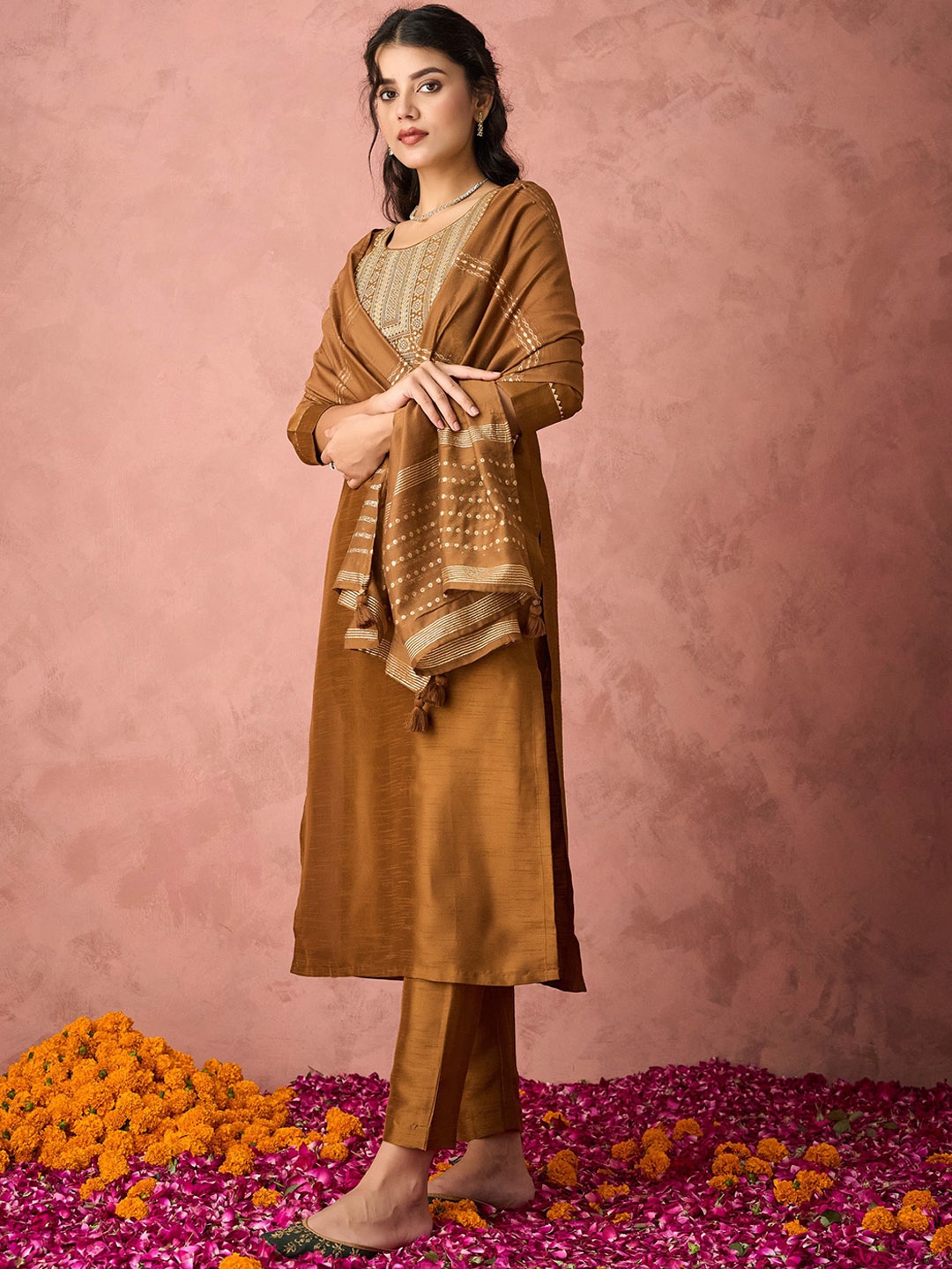 KALINI Ethnic Motifs Yoke Design Thread Work Straight Kurta with Trousers & Dupatta, Brown
KALINI Ethnic Motifs Yoke Design Thread Work Straight Kurta with Trousers & Dupatta, Brown