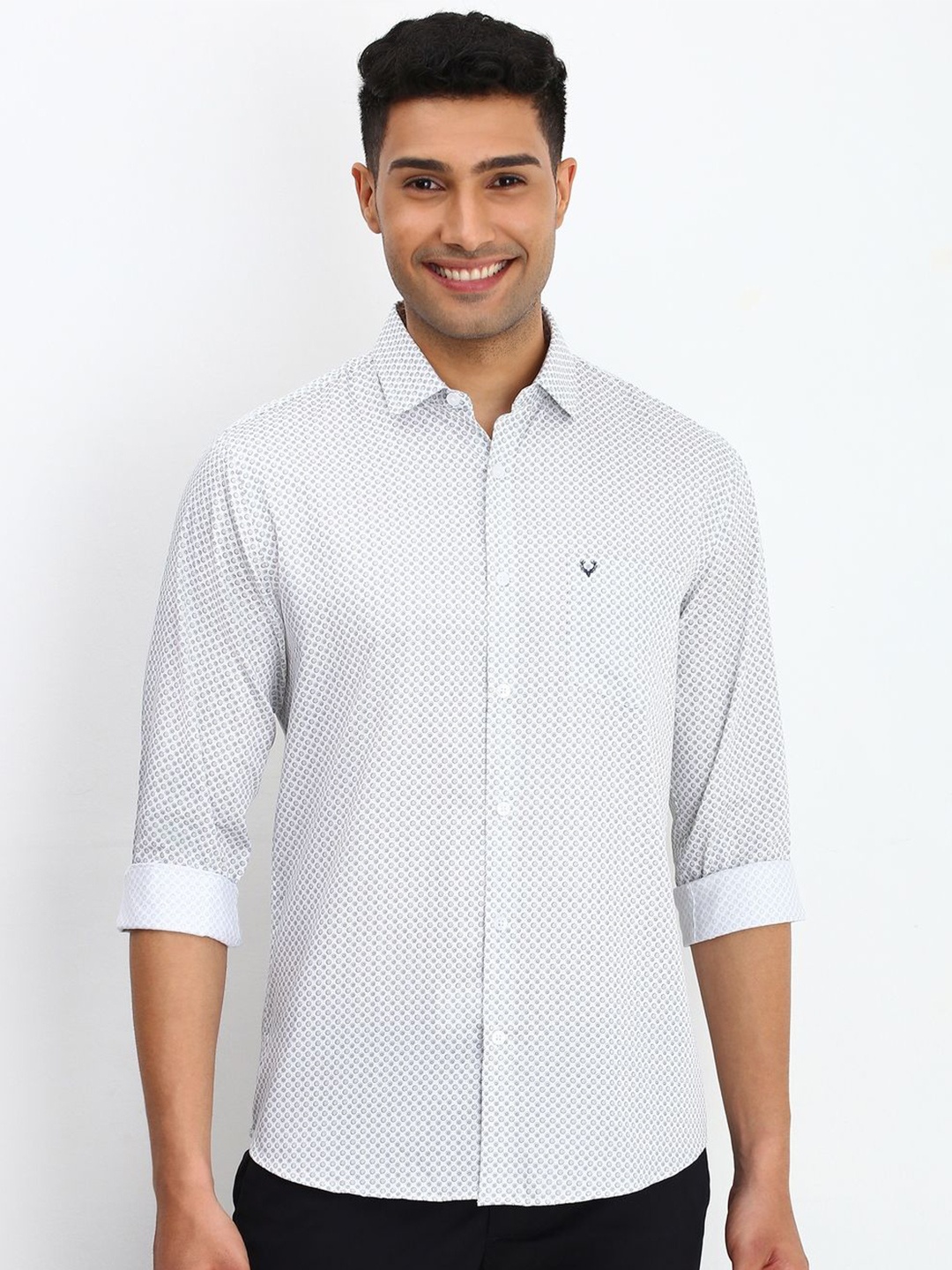 Allen Solly Men Spread Collar Geometric Printed Cotton Slim Fit Casual Shirt, White
Allen Solly Men Spread Collar Geometric Printed Cotton Slim Fit Casual Shirt, White
