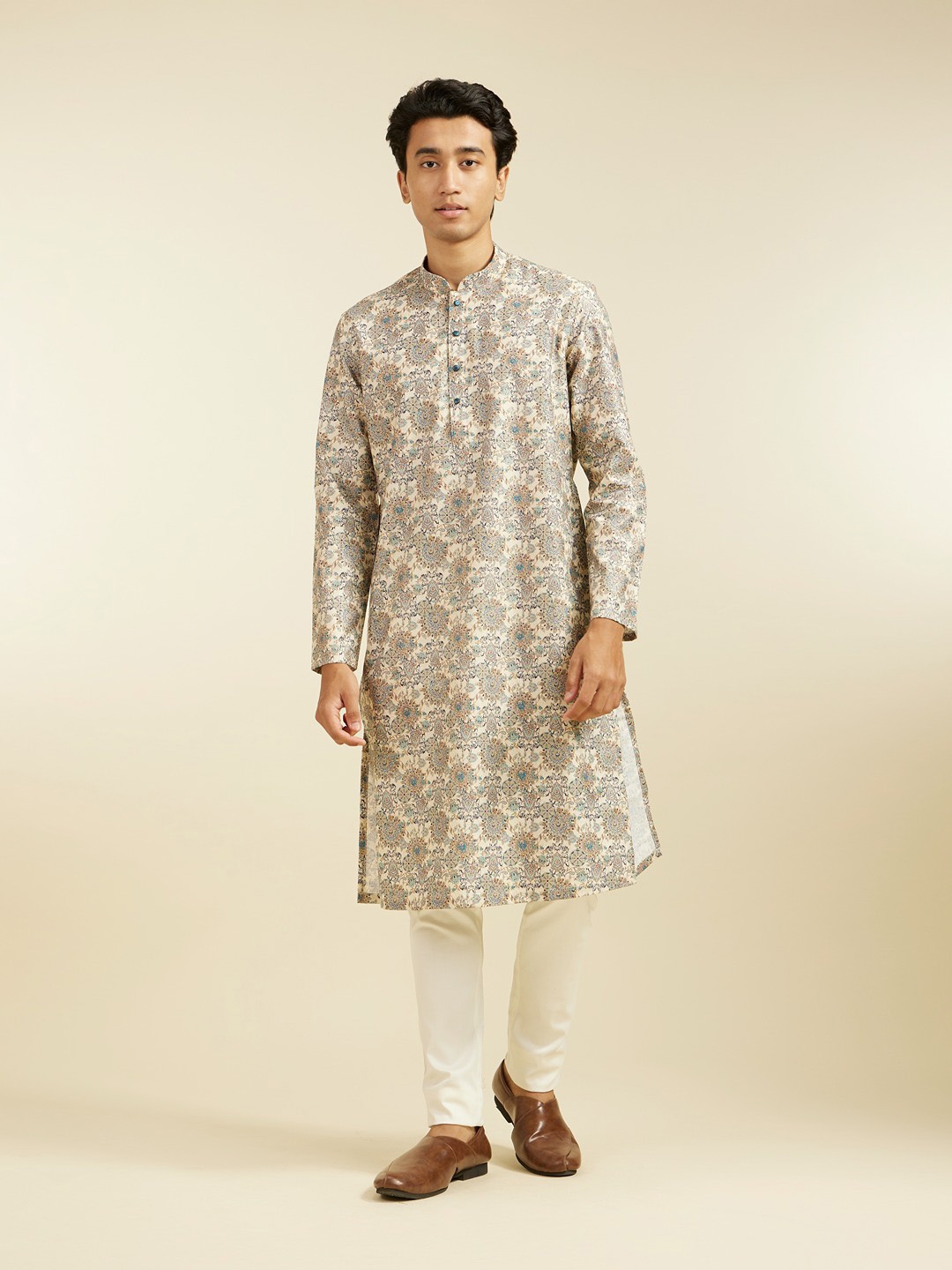 Diwas by Manyavar Men Ethnic Motifs Woven Design Cotton Mandarin Collar Straight Kurta, Beige
Diwas by Manyavar Men Ethnic Motifs Woven Design Cotton Mandarin Collar Straight Kurta, Beige