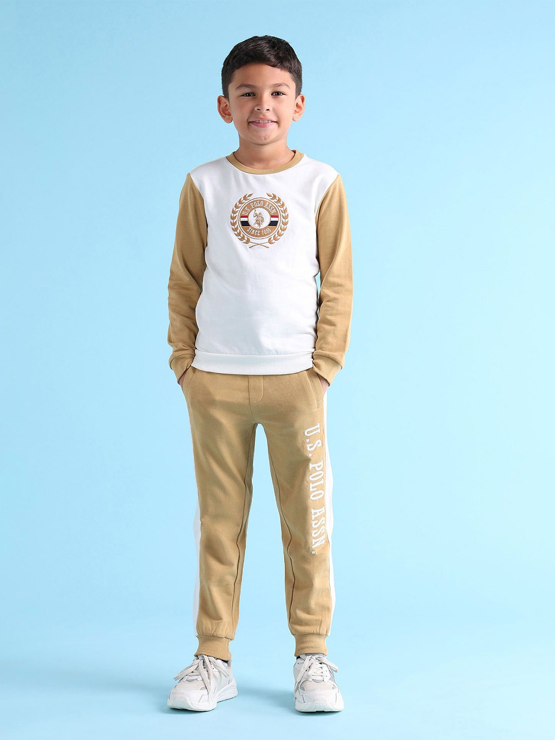 U.S. Polo Assn. Kids Boys Brand Logo Embroidered Round Neck Cotton Pullover Sweatshirt, White
U.S. Polo Assn. Kids Boys Brand Logo Embroidered Round Neck Cotton Pullover Sweatshirt, White
