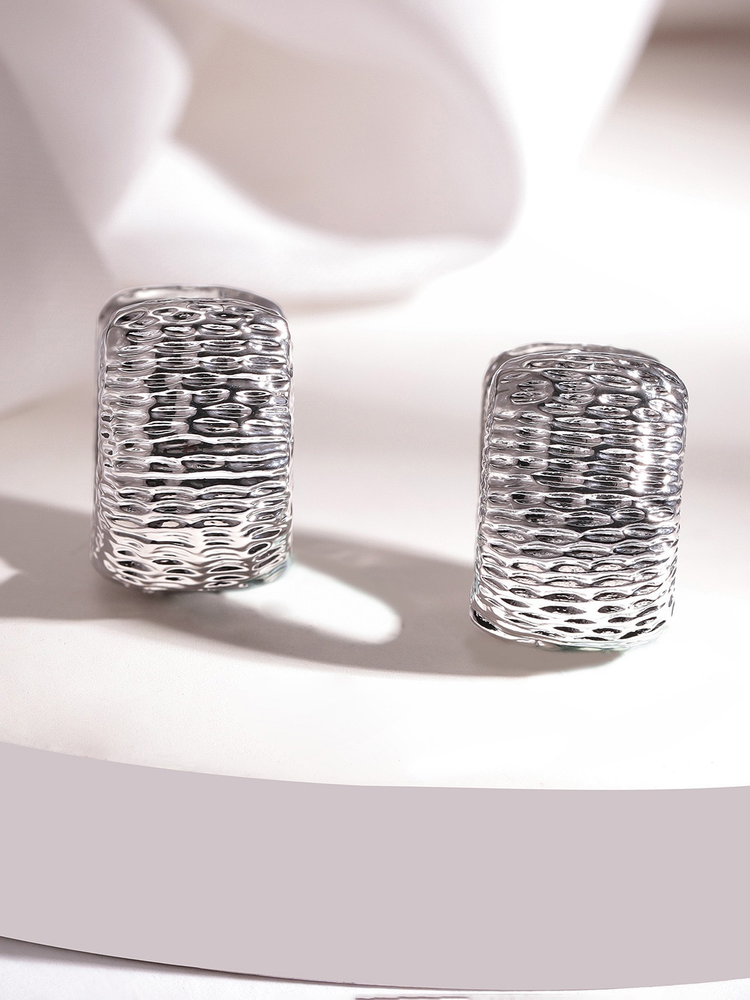 Rubans Silver-Plated Stainless Steel Tarnish-Free Demi-Fine Textured Hoop Earring
Rubans Silver-Plated Stainless Steel Tarnish-Free Demi-Fine Textured Hoop Earring