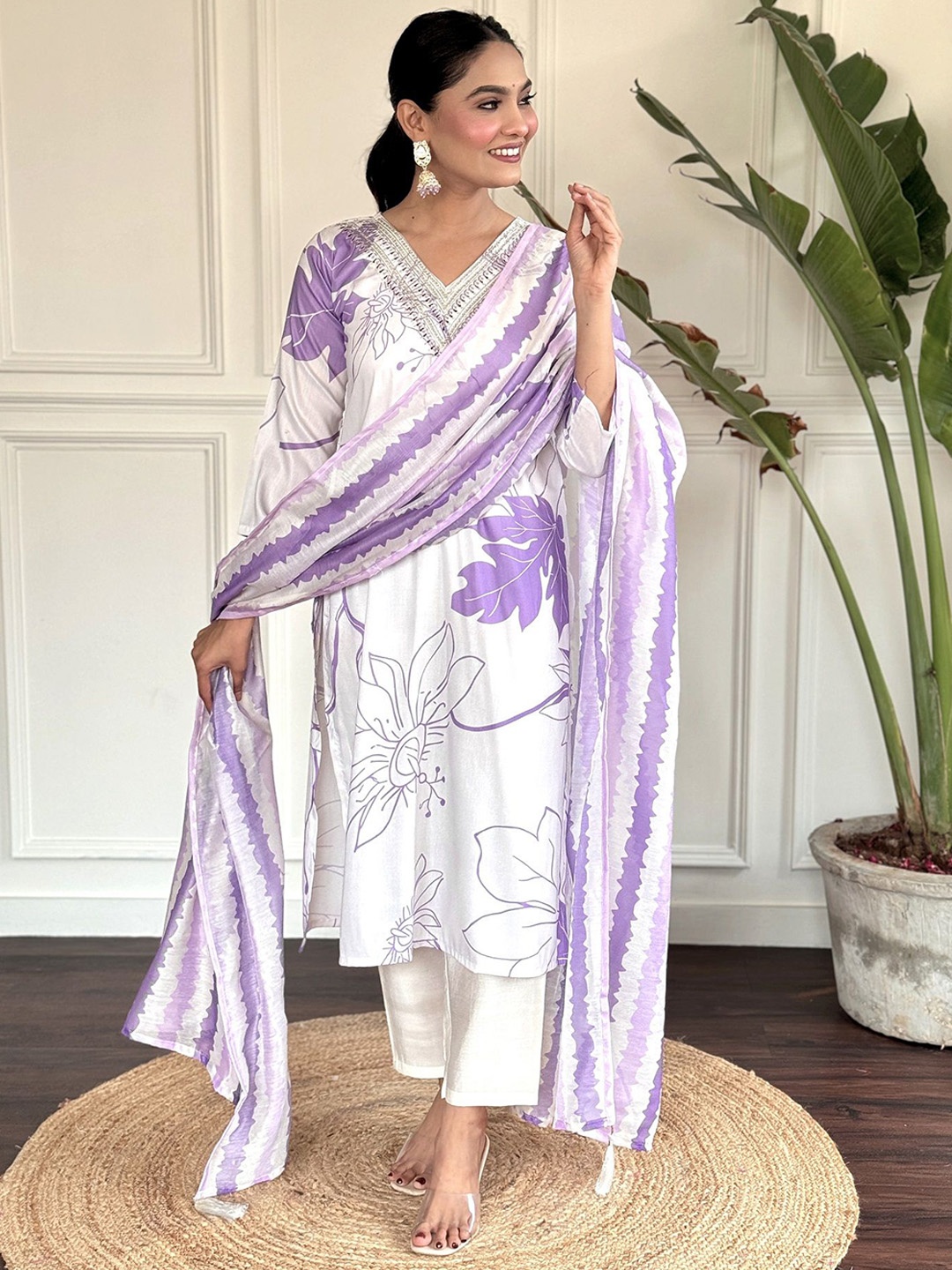 KALINI Women Ethnic Motifs Printed Regular Thread Work Kurta with Trousers With Dupatta, White
KALINI Women Ethnic Motifs Printed Regular Thread Work Kurta with Trousers With Dupatta, White