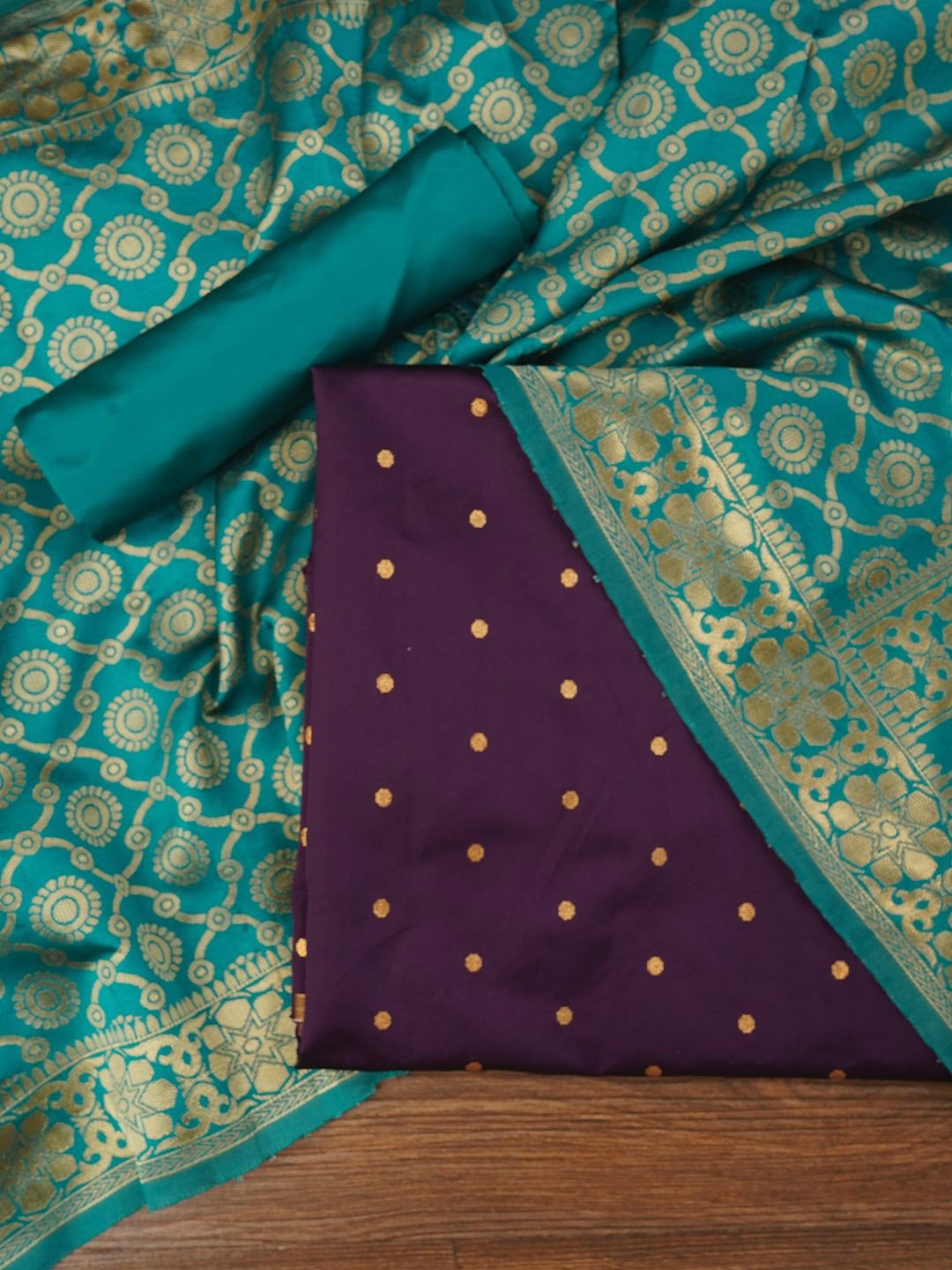Jaipur Kurti Women Ethnic Motifs Woven Design Zari Dress Material With Dupatta, Purple
Jaipur Kurti Women Ethnic Motifs Woven Design Zari Dress Material With Dupatta, Purple