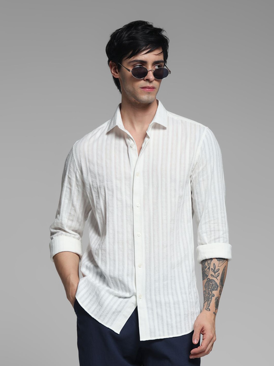 Jack & Jones Men Cutaway Collar Vertical Striped Cotton Slim Fit Casual Shirt, White
Jack & Jones Men Cutaway Collar Vertical Striped Cotton Slim Fit Casual Shirt, White
