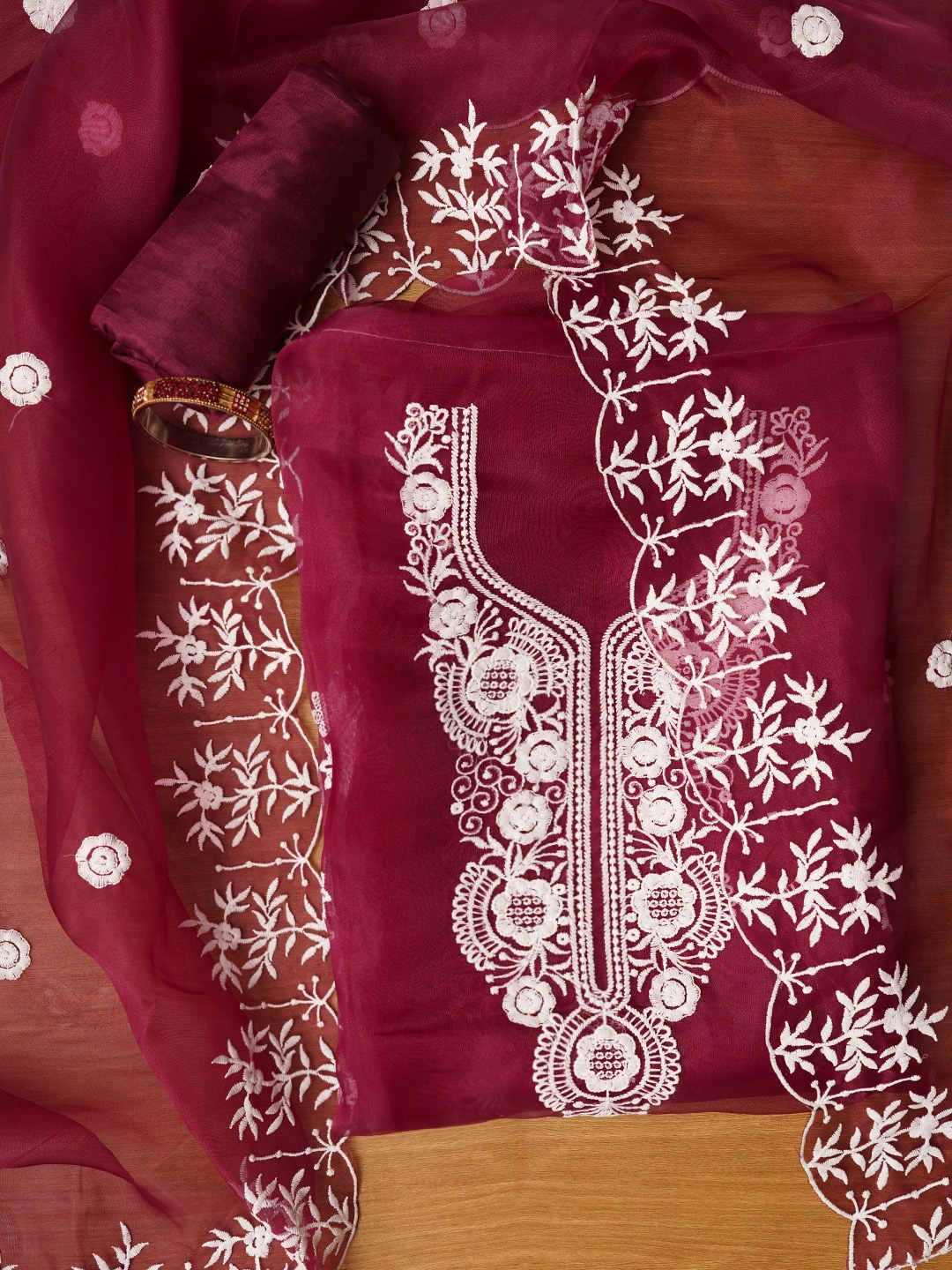 Jaipur Kurti Women Ethnic Motifs Embroidered Organza Dress Material with Dupatta, Purple
Jaipur Kurti Women Ethnic Motifs Embroidered Organza Dress Material with Dupatta, Purple