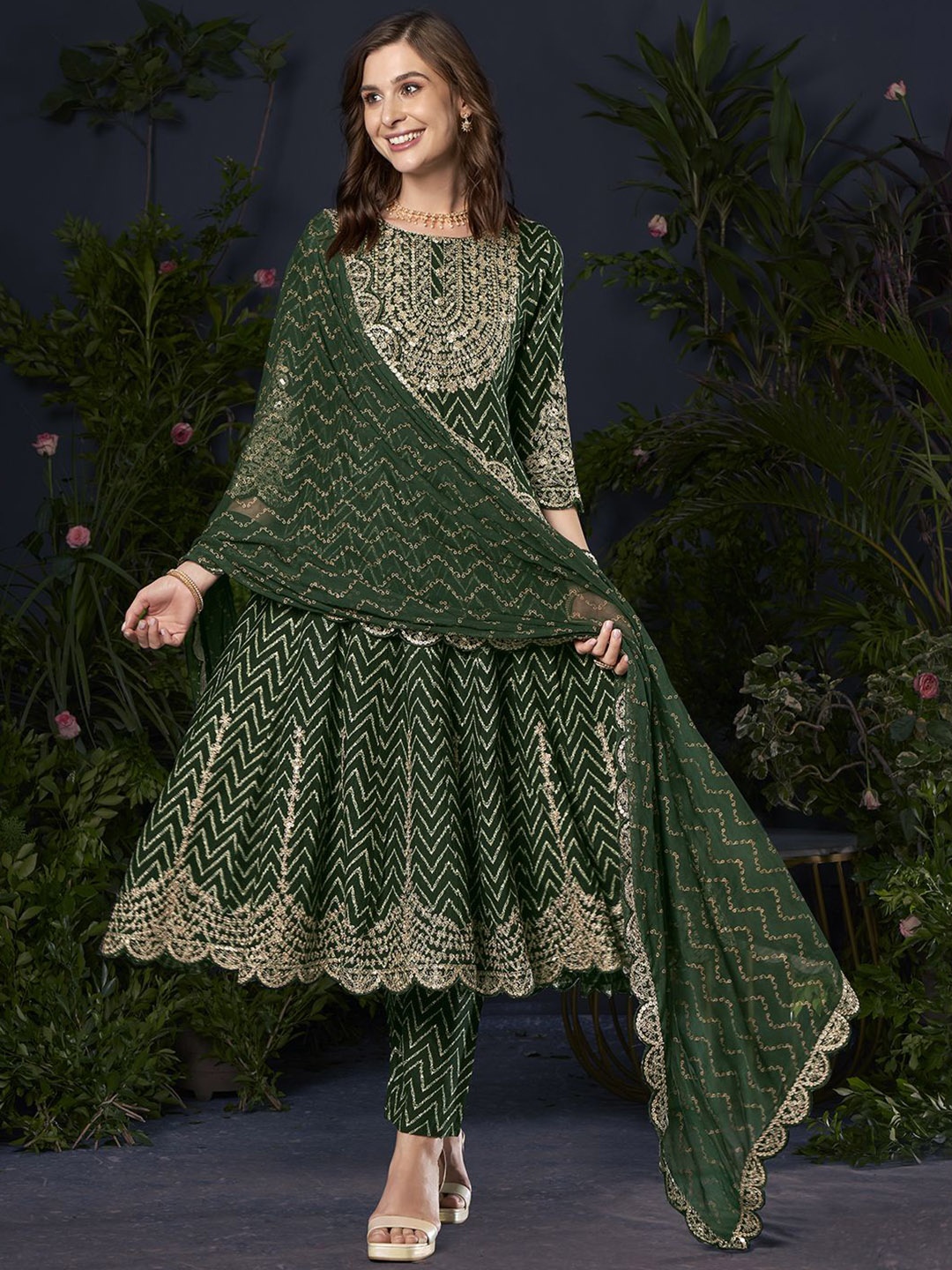 Anouk Chevron Embroidered Sequinned Panelled Anarkali Kurta with Trouser & Dupatta, Green
Anouk Chevron Embroidered Sequinned Panelled Anarkali Kurta with Trouser & Dupatta, Green