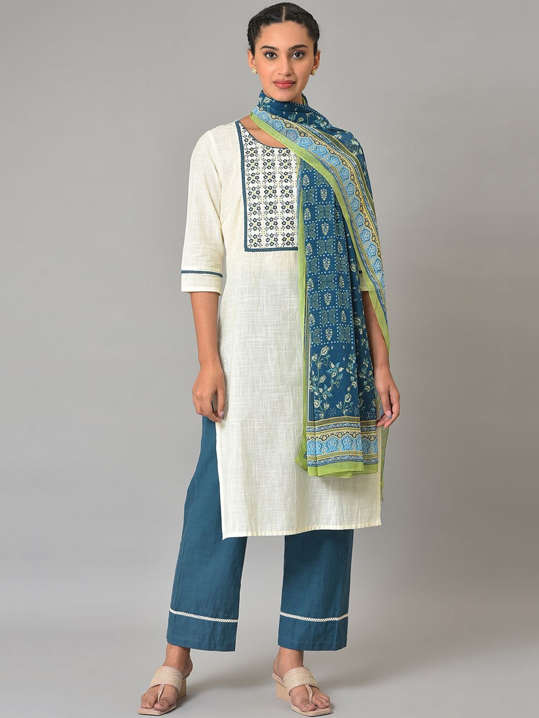 AURELIA Floral Embroidered Thread Work Pure Cotton Kurta with Palazzo & Dupatta, White
AURELIA Floral Embroidered Thread Work Pure Cotton Kurta with Palazzo & Dupatta, White