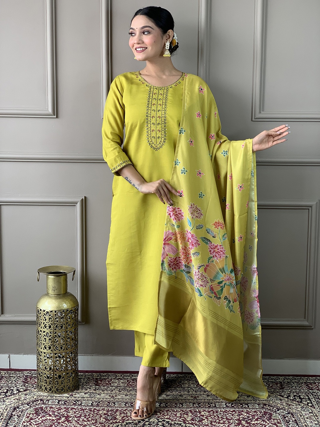 CaniBani Yoke Design Regular Chanderi Silk Straight Kurta with Trousers & Dupatta, Lime green
CaniBani Yoke Design Regular Chanderi Silk Straight Kurta with Trousers & Dupatta, Lime green