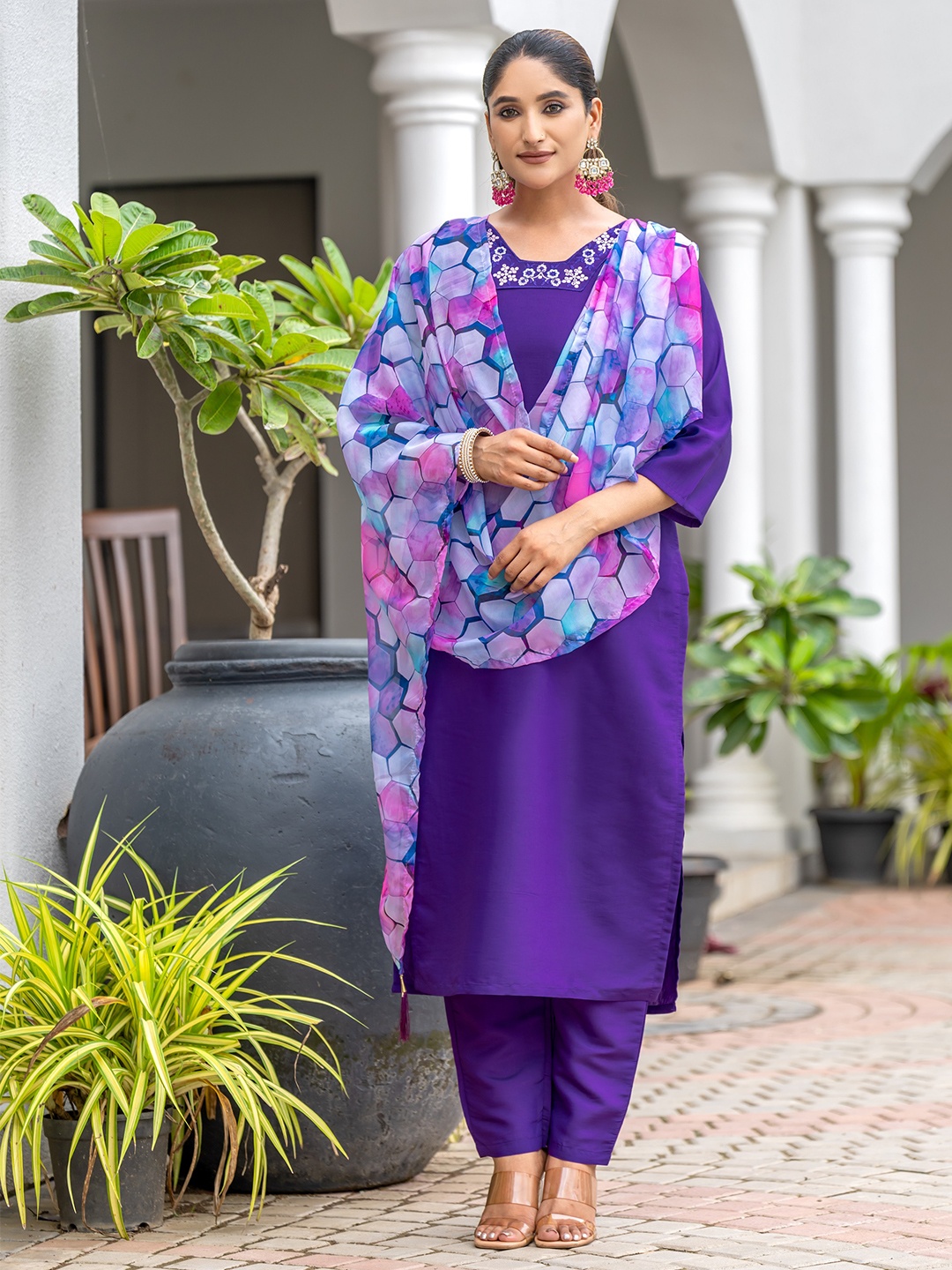 CaniBani Floral Embroidered Thread Work Square Neck Kurta with Trouser & Dupatta, Purple
CaniBani Floral Embroidered Thread Work Square Neck Kurta with Trouser & Dupatta, Purple