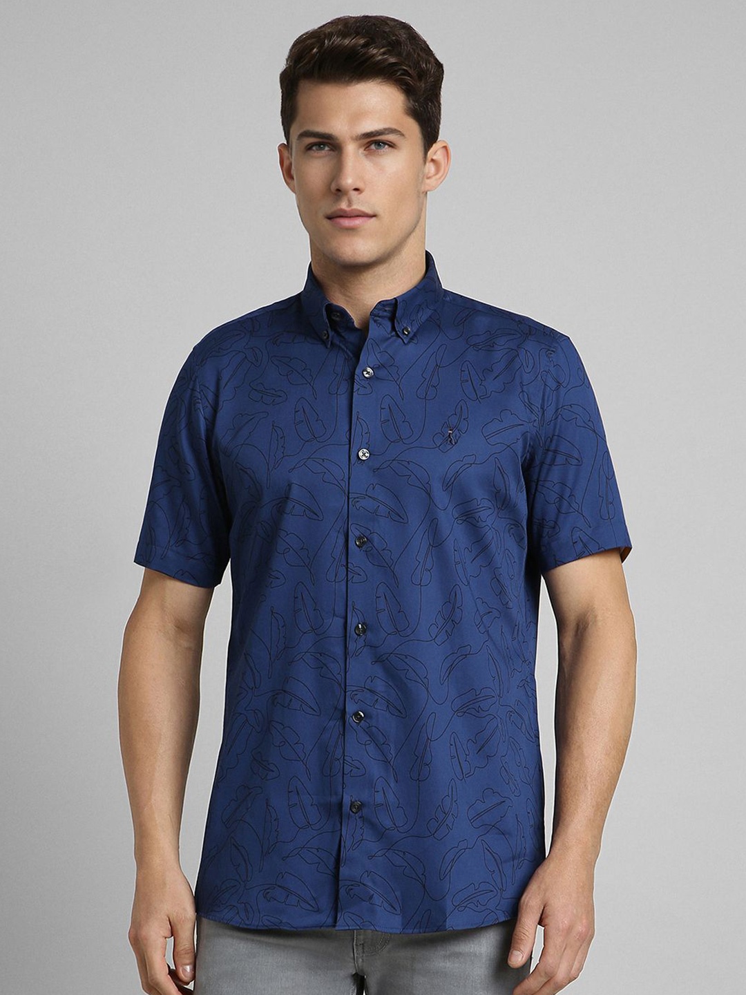 SIMON CARTER LONDON Men Button-Down Collar Abstract Printed Cotton Casual Shirt, Navy blue
SIMON CARTER LONDON Men Button-Down Collar Abstract Printed Cotton Casual Shirt, Navy blue