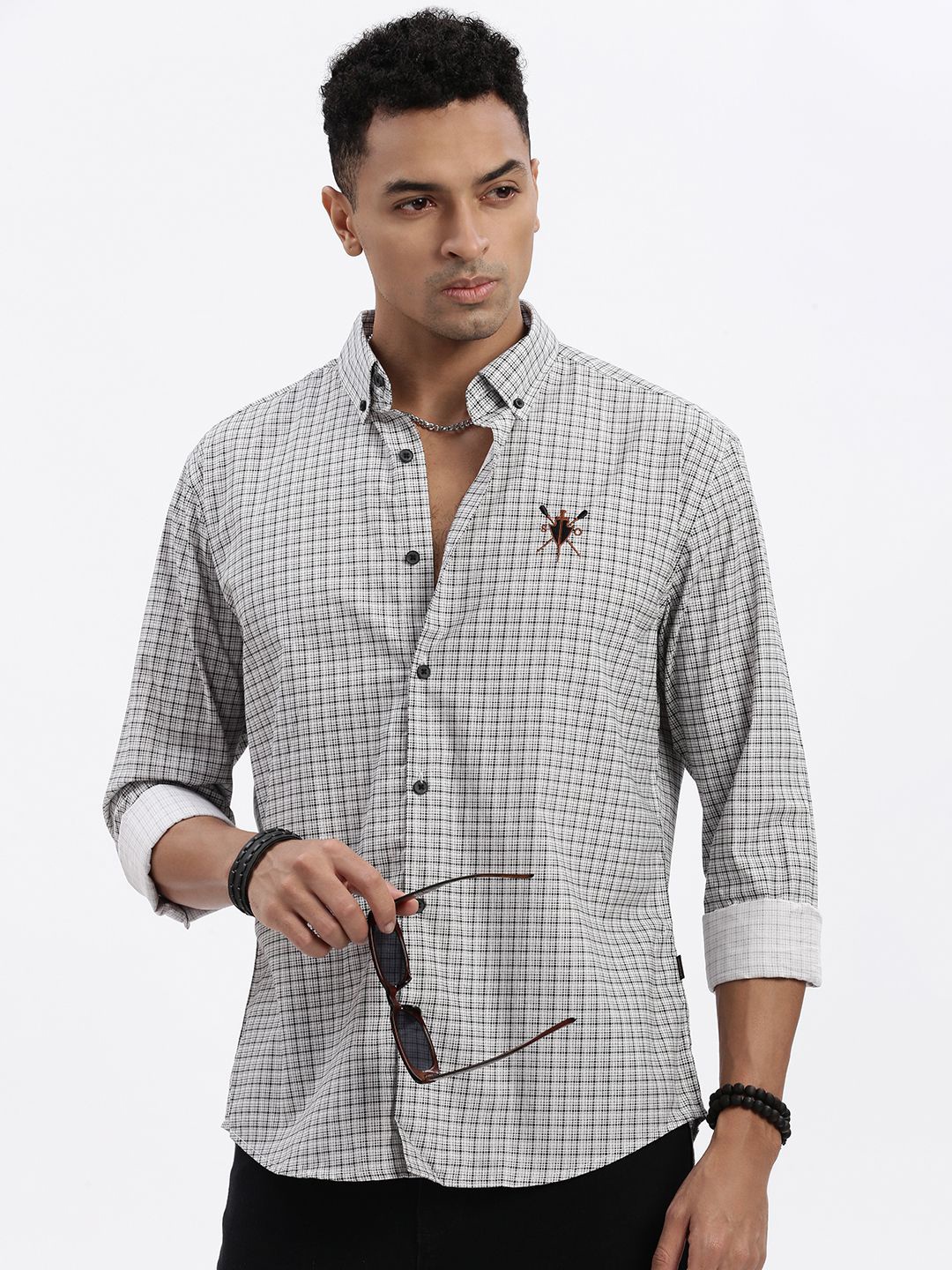 SHOWOFF Men Standard Button-Down Collar Micro Checked Cotton Slim Fit Casual Shirt, White
SHOWOFF Men Standard Button-Down Collar Micro Checked Cotton Slim Fit Casual Shirt, White