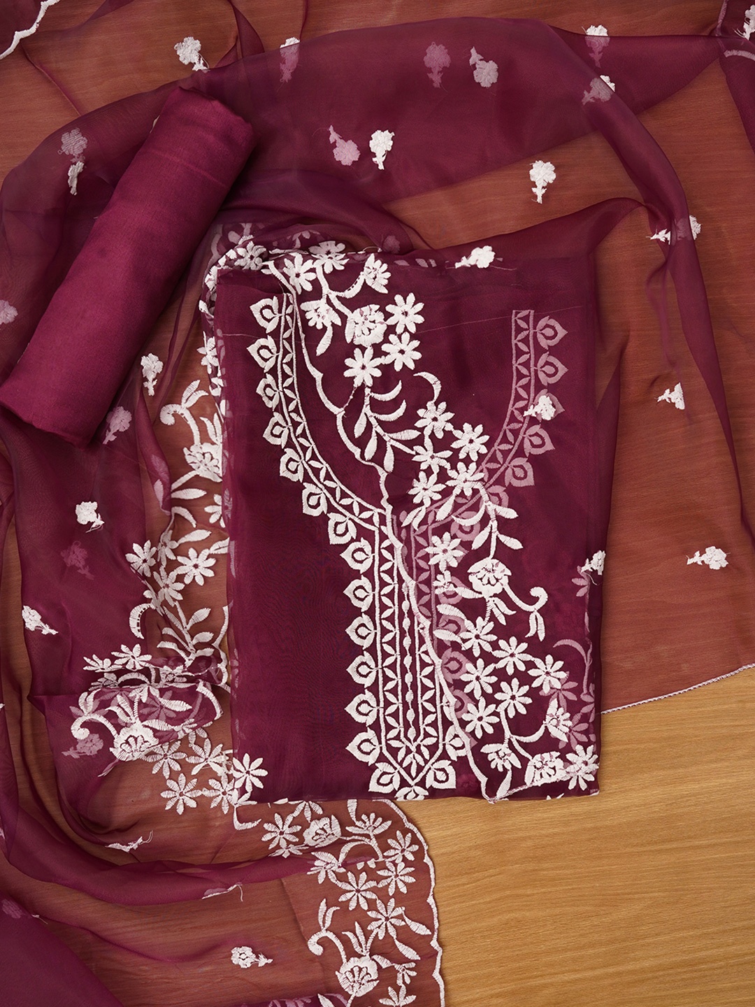 Jaipur Kurti Women Floral Embroidered Ethnic Motifs Organza Dress with Dupatta, Magenta
Jaipur Kurti Women Floral Embroidered Ethnic Motifs Organza Dress with Dupatta, Magenta