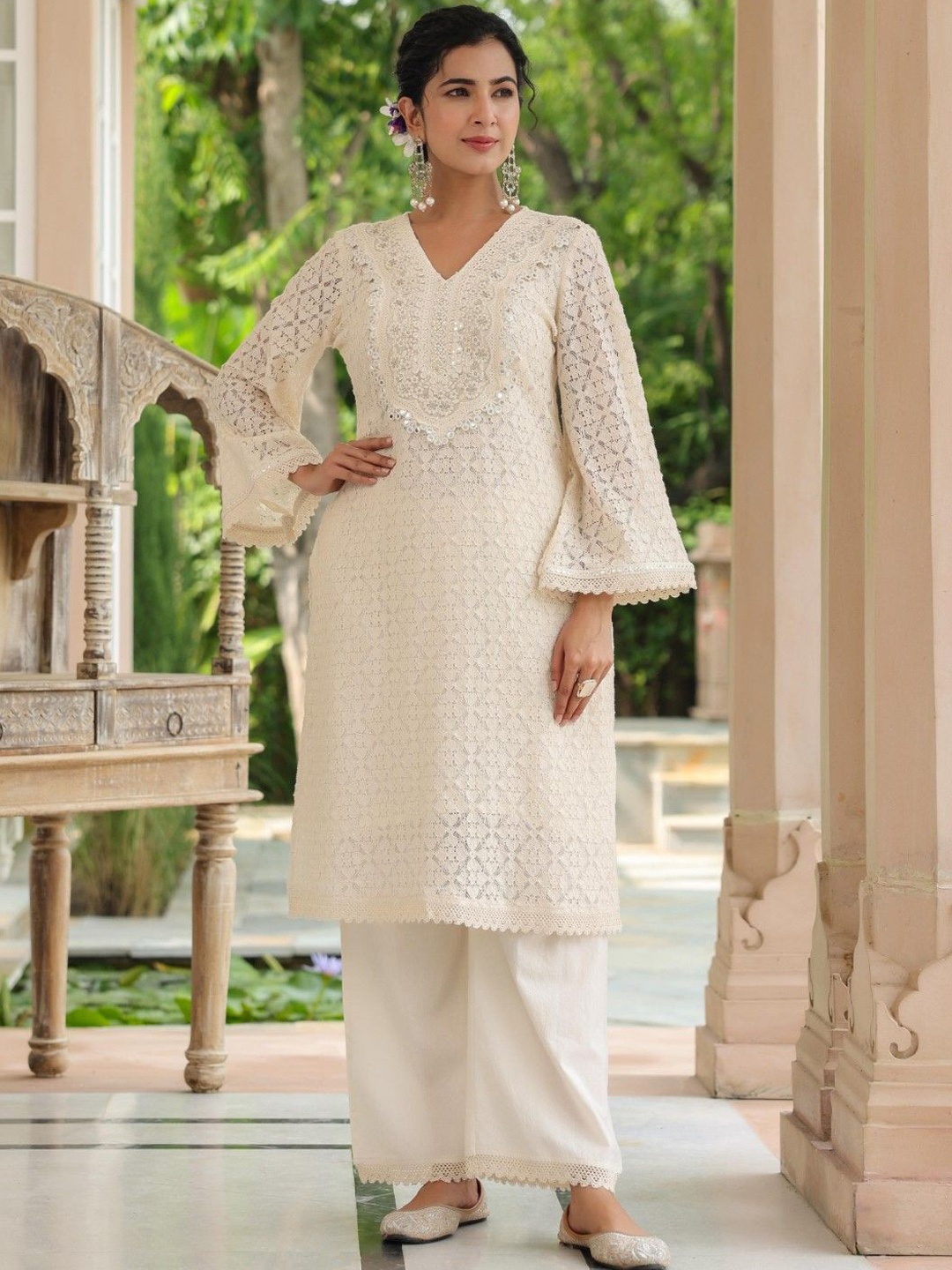 AUTUMN LANE Floral Self Design V-Neck Pure Cotton Top with Palazzo Co-Ords, Off white
AUTUMN LANE Floral Self Design V-Neck Pure Cotton Top with Palazzo Co-Ords, Off white