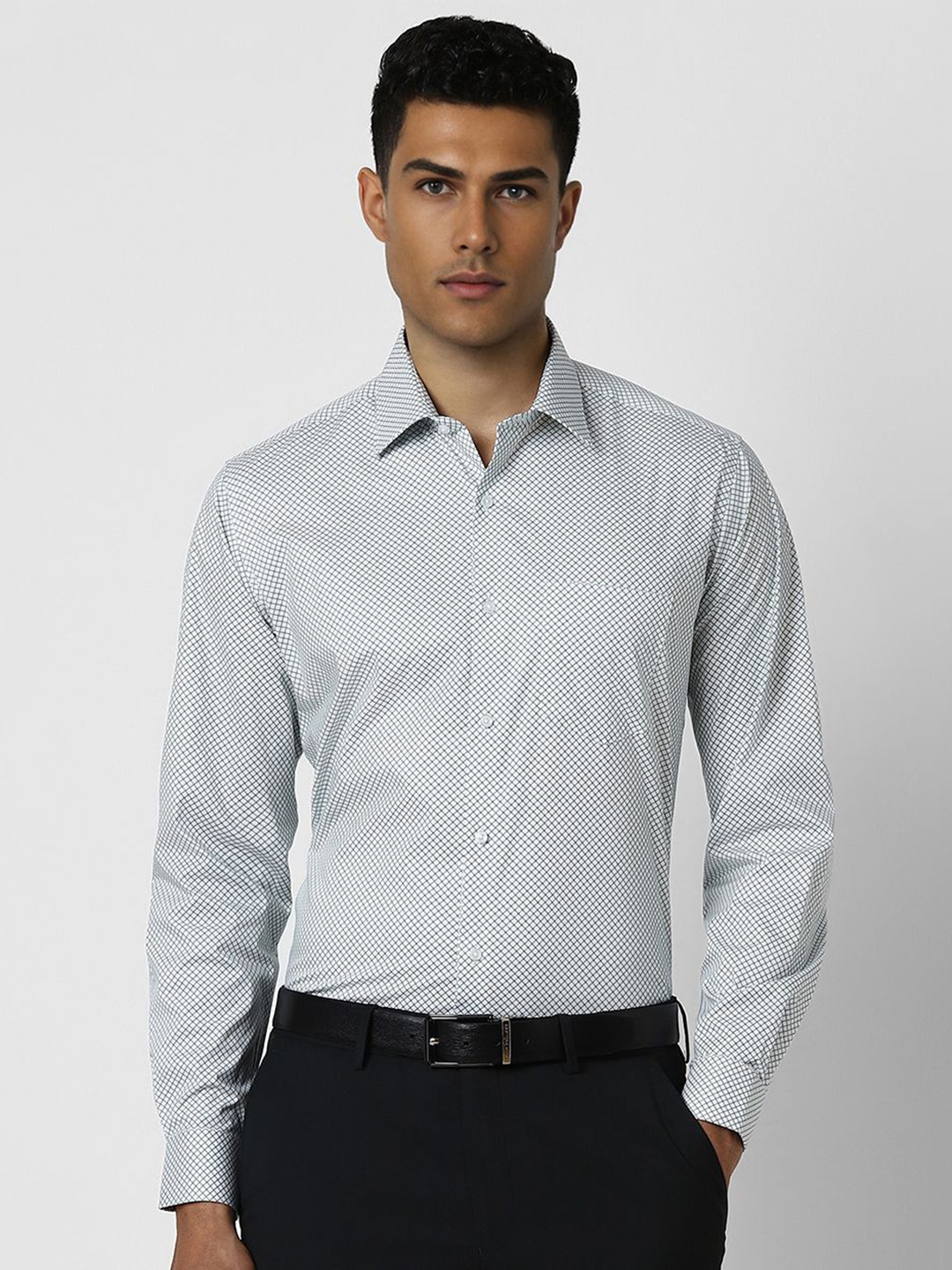 Van Heusen Men Spread Collar Geometric Printed Cotton Slim Fit Formal Shirt, White
Van Heusen Men Spread Collar Geometric Printed Cotton Slim Fit Formal Shirt, White