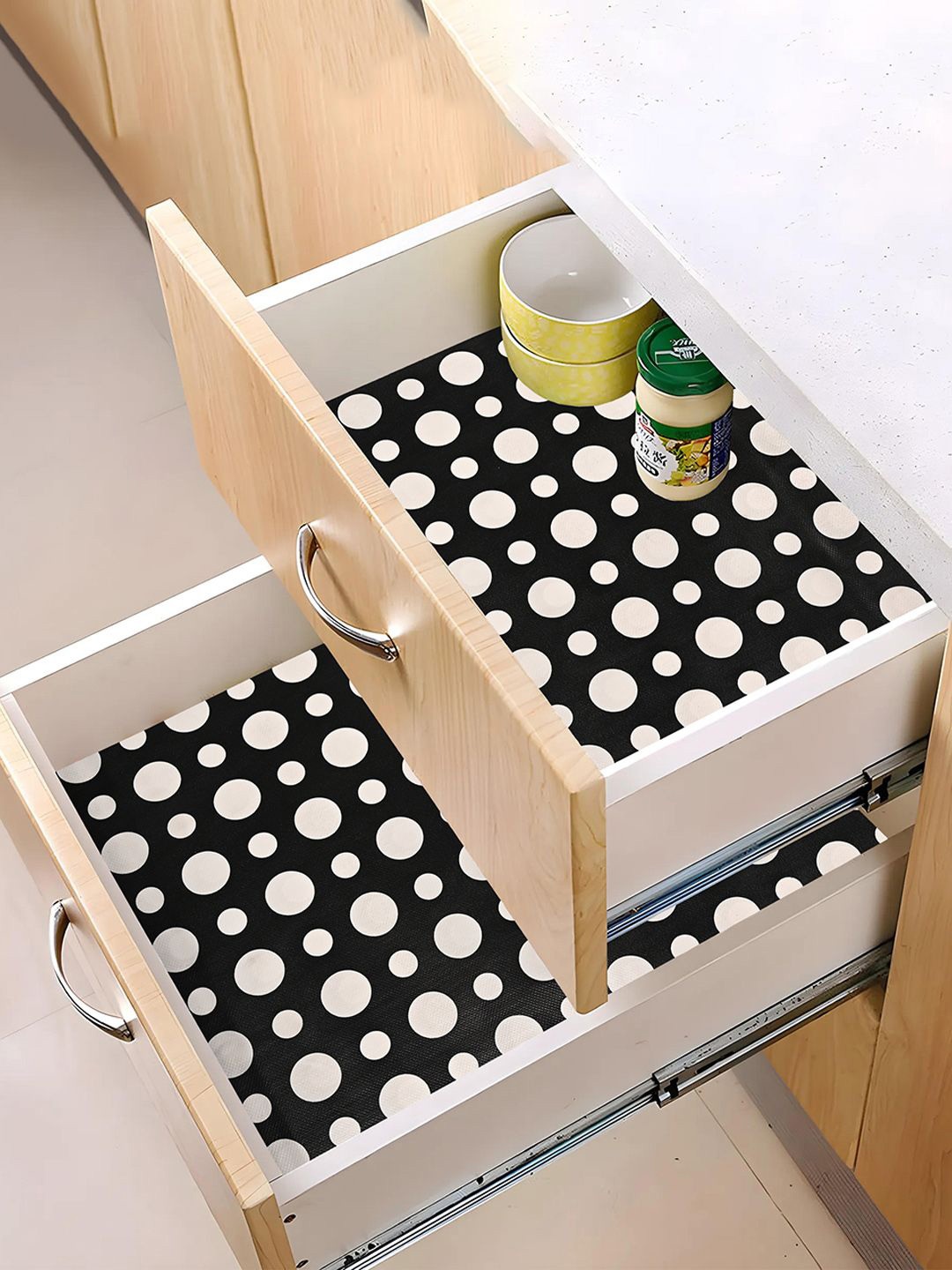 Kuber Industries Black & WHite 3 Pcs Polka Printed Water Resistant Shelf Liner Organisers
Kuber Industries Black & WHite 3 Pcs Polka Printed Water Resistant Shelf Liner Organisers