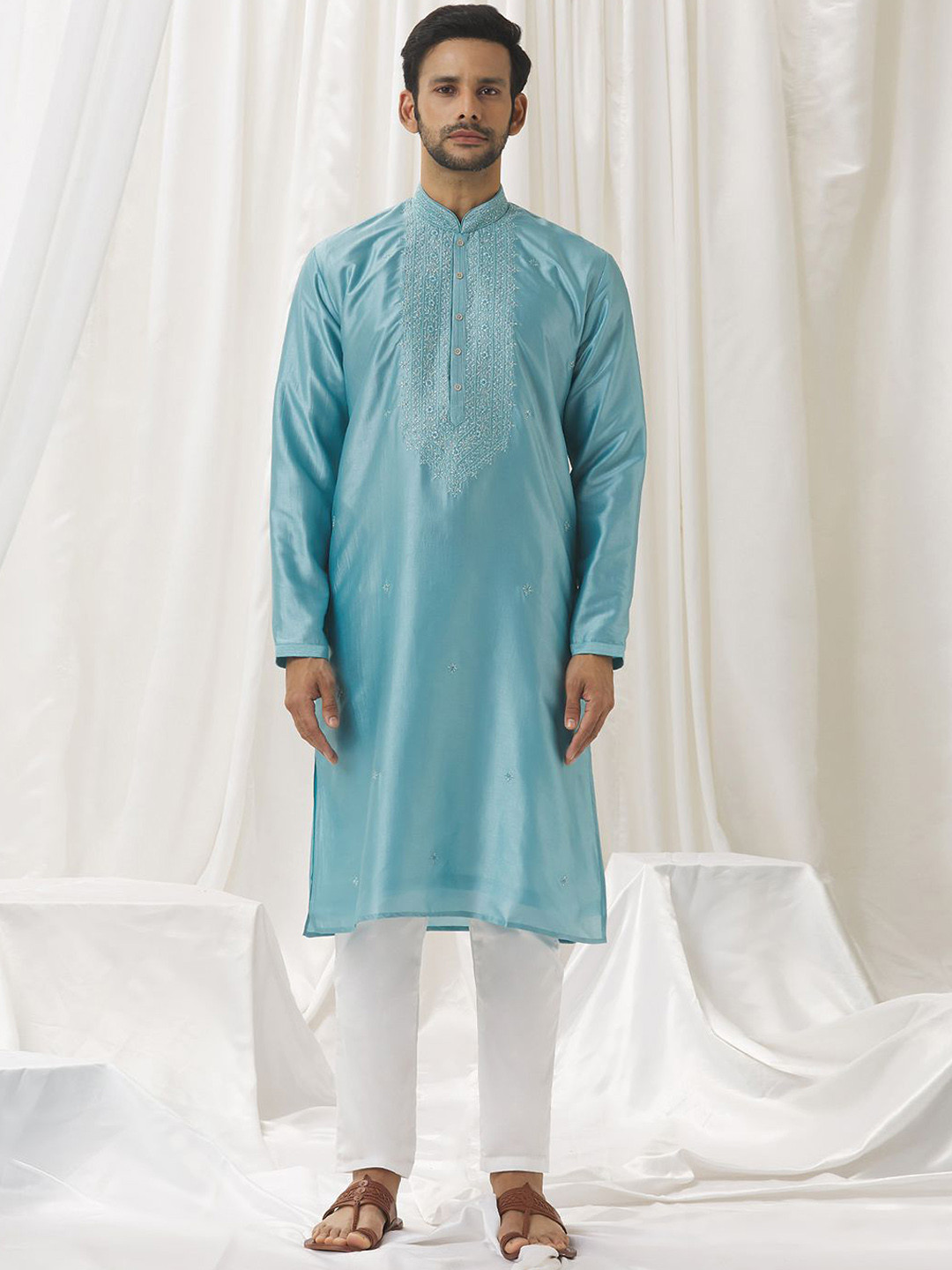 Alaya Advani Floral Embroidered Thread Work Silk Cotton Straight Kurta with Trousers, Turquoise blue
Alaya Advani Floral Embroidered Thread Work Silk Cotton Straight Kurta with Trousers, Turquoise blue
