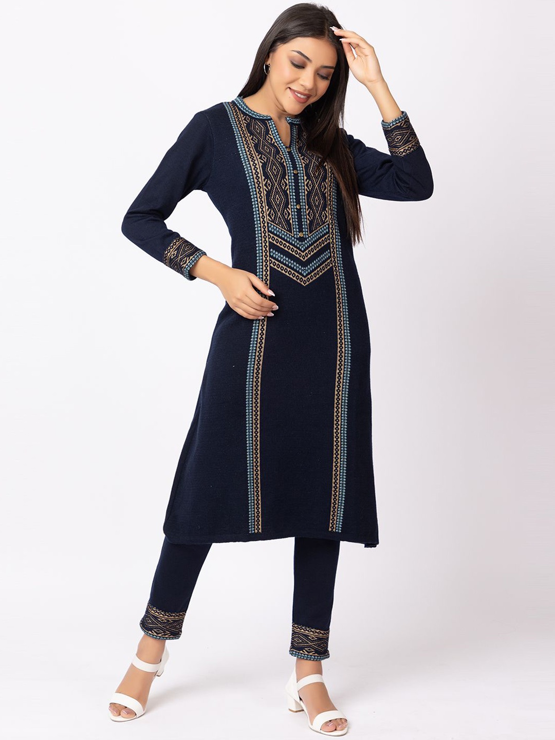 KEIKO Ethnic Motifs Woven Design Mandarin Collar A-Line Kurta with Trousers, Navy blue
KEIKO Ethnic Motifs Woven Design Mandarin Collar A-Line Kurta with Trousers, Navy blue