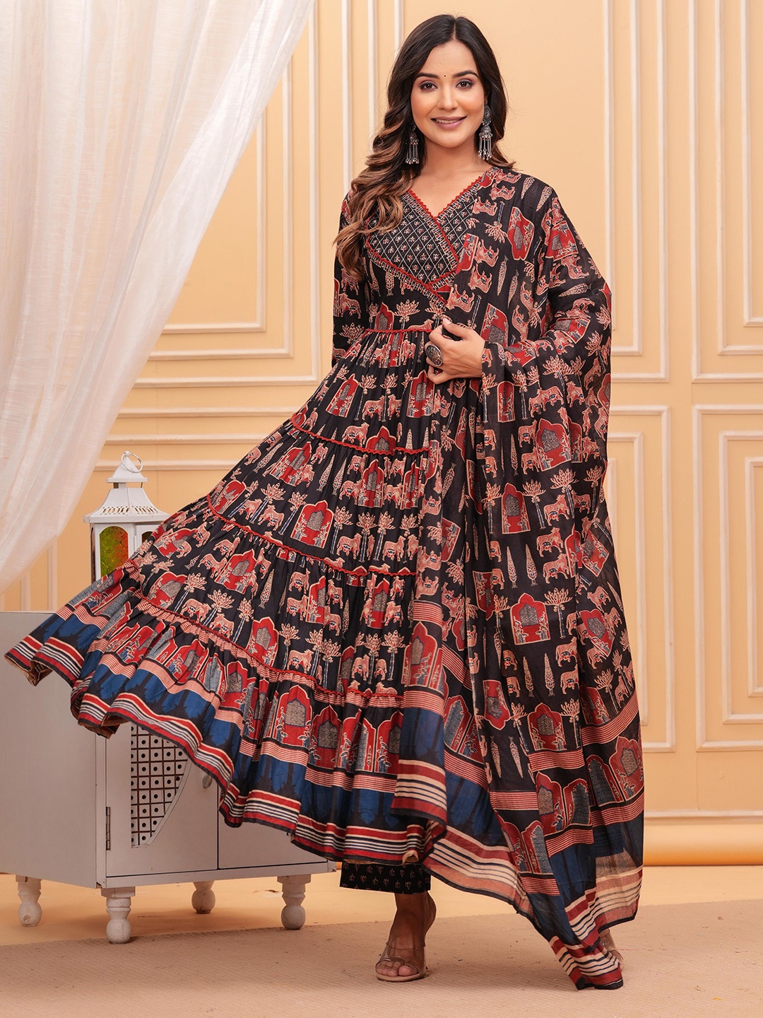 Mizaz Floral Printed Layered Sequinned Pure Cotton Anarkali Kurta With Trousers & Dupatta, Black
Mizaz Floral Printed Layered Sequinned Pure Cotton Anarkali Kurta With Trousers & Dupatta, Black