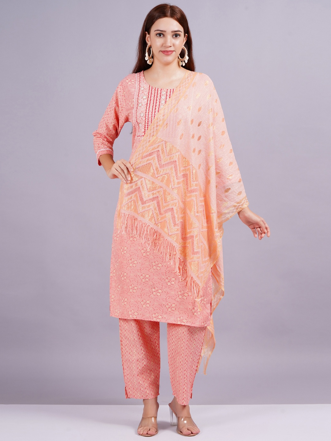 HIGHLIGHT FASHION EXPORT Printed Regular Patchwork Straight Kurta with Trousers & Dupatta, Peach
HIGHLIGHT FASHION EXPORT Printed Regular Patchwork Straight Kurta with Trousers & Dupatta, Peach