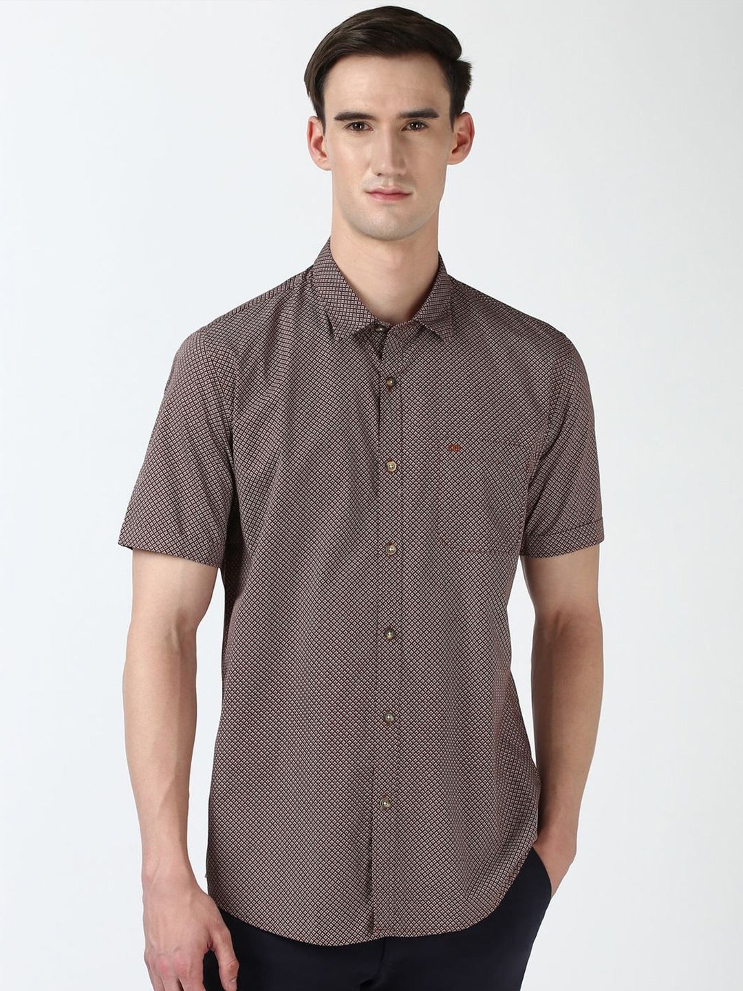 Peter England Casuals Men Spread Collar Geometric Printed Cotton Slim Fit Casual Shirt, Brown
Peter England Casuals Men Spread Collar Geometric Printed Cotton Slim Fit Casual Shirt, Brown