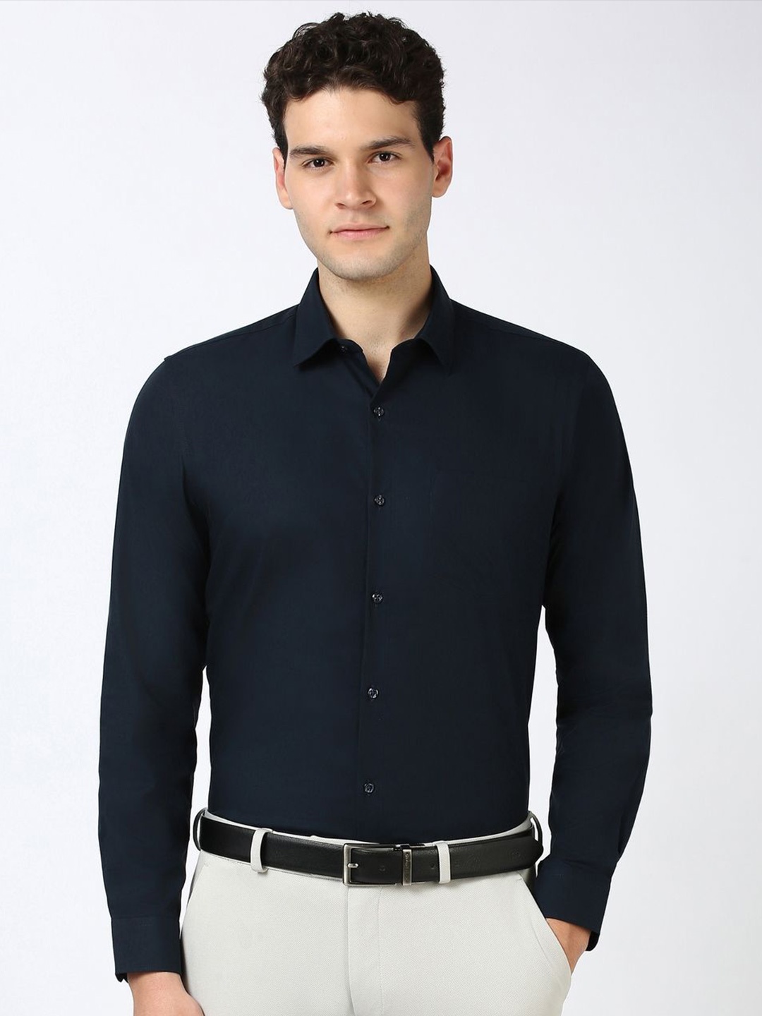 Peter England Men Spread Collar Solid Cotton Slim Fit Formal Shirt, Navy blue
Peter England Men Spread Collar Solid Cotton Slim Fit Formal Shirt, Navy blue