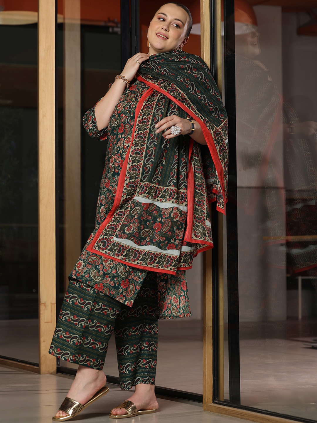 EXTRA LOVE BY LIBAS Plus Size Floral Printed Pure Cotton Kurta With Palazzo & Dupatta, Green
EXTRA LOVE BY LIBAS Plus Size Floral Printed Pure Cotton Kurta With Palazzo & Dupatta, Green