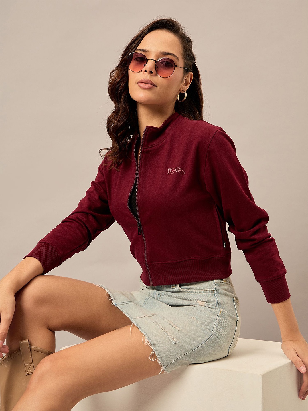 The Roadster Lifestyle Co. Women Solid Mock Collar Cotton Front-Open Sweatshirt, Maroon
The Roadster Lifestyle Co. Women Solid Mock Collar Cotton Front-Open Sweatshirt, Maroon