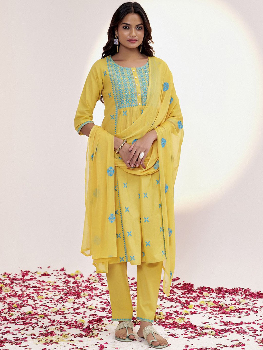Jaipur Kurti Embroidered Thread Work Pure Cotton Kurta With Trouser & Dupatta, Yellow
Jaipur Kurti Embroidered Thread Work Pure Cotton Kurta With Trouser & Dupatta, Yellow