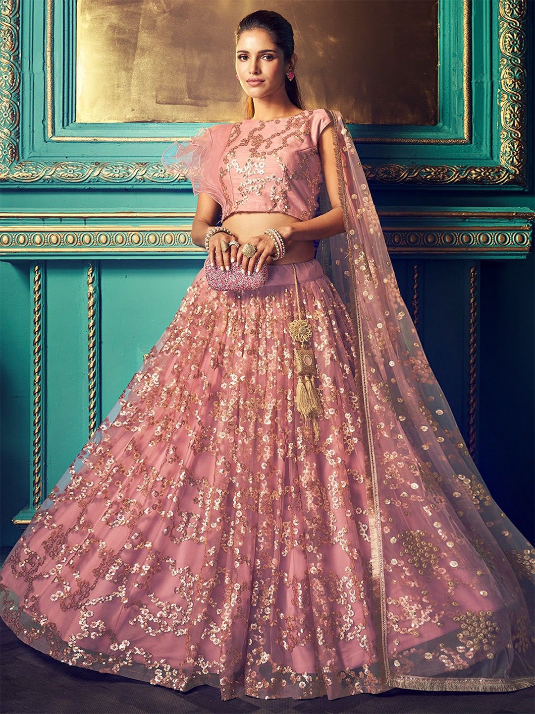 ODETTE Floral Embroidered Sequinned Net Semi-Stitched Lehenga & Blouse With Dupatta, Peach
ODETTE Floral Embroidered Sequinned Net Semi-Stitched Lehenga & Blouse With Dupatta, Peach