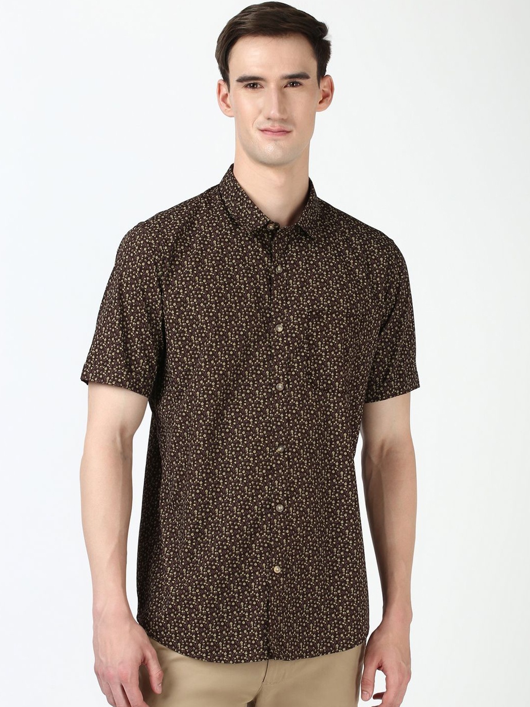Peter England Casuals Men Spread Collar Floral Printed Cotton Slim Fit Casual Shirt, Brown
Peter England Casuals Men Spread Collar Floral Printed Cotton Slim Fit Casual Shirt, Brown