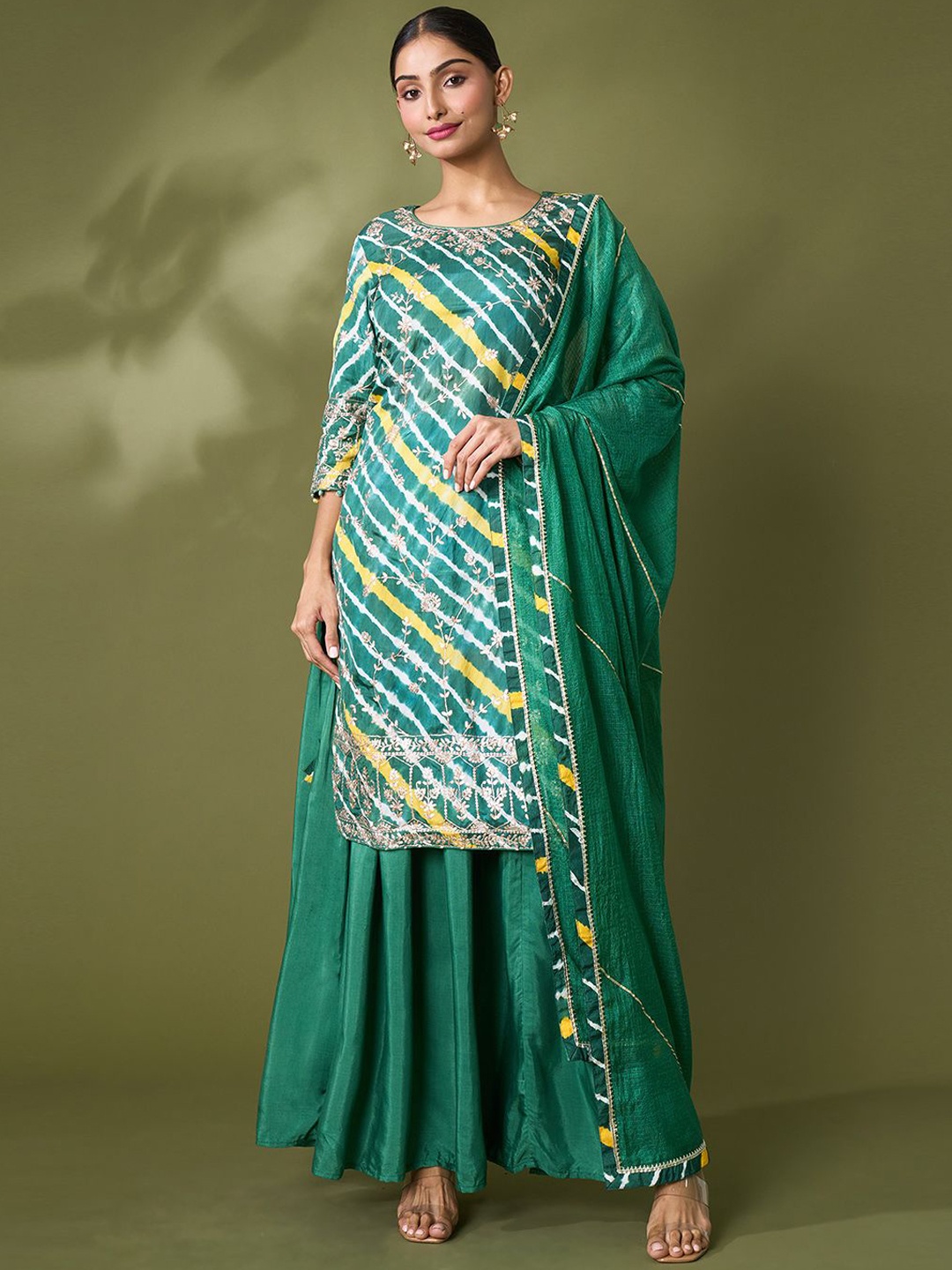 Samyukta Singhani Printed Silk Georgette Straight Kurta with Palazzos & Dupatta, Green
Samyukta Singhani Printed Silk Georgette Straight Kurta with Palazzos & Dupatta, Green