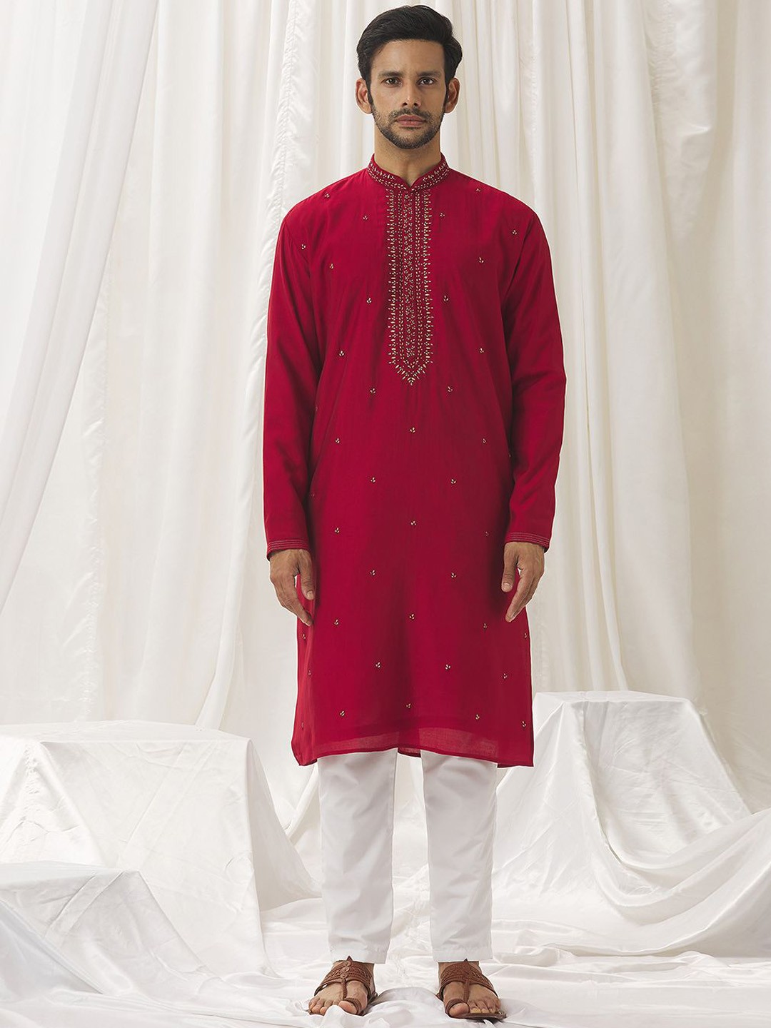 Alaya Advani Floral Embroidered Thread Work Silk Cotton Straight Kurta with Trousers, Red
Alaya Advani Floral Embroidered Thread Work Silk Cotton Straight Kurta with Trousers, Red