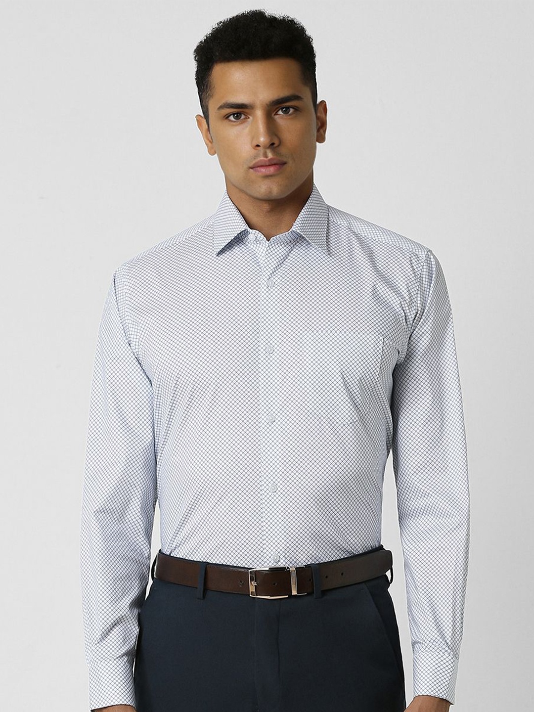 Van Heusen Men Spread Collar Geometric Printed Cotton Slim Fit Formal Shirt, White
Van Heusen Men Spread Collar Geometric Printed Cotton Slim Fit Formal Shirt, White